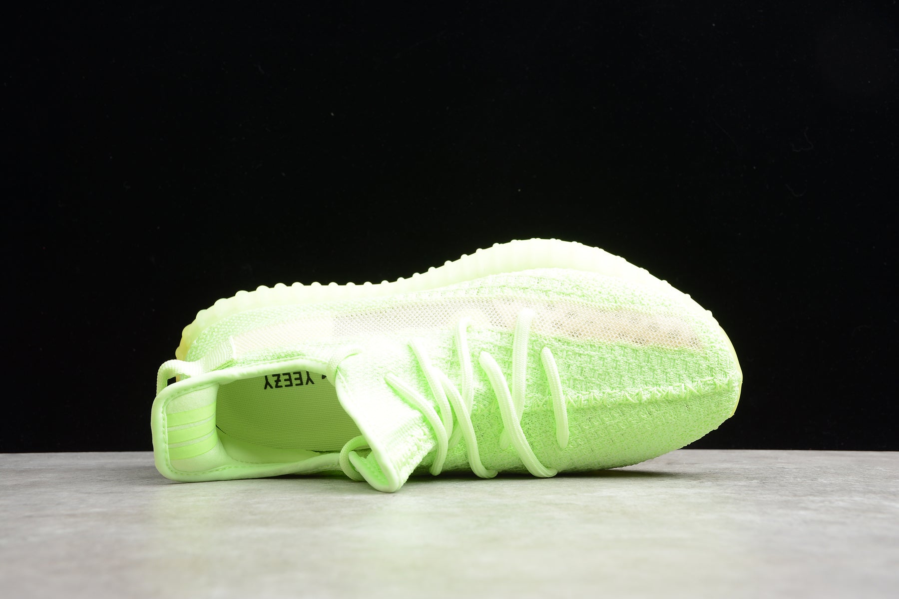 Adidas Yeezy 350 – Fluorescente