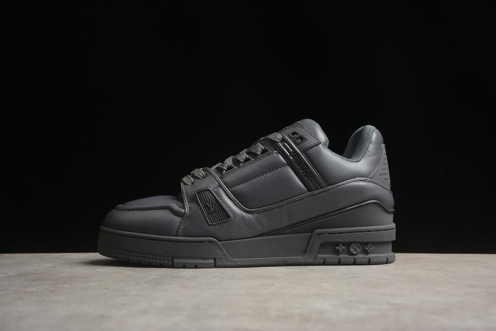 Louis Vuitton Trainer Low – Negro
