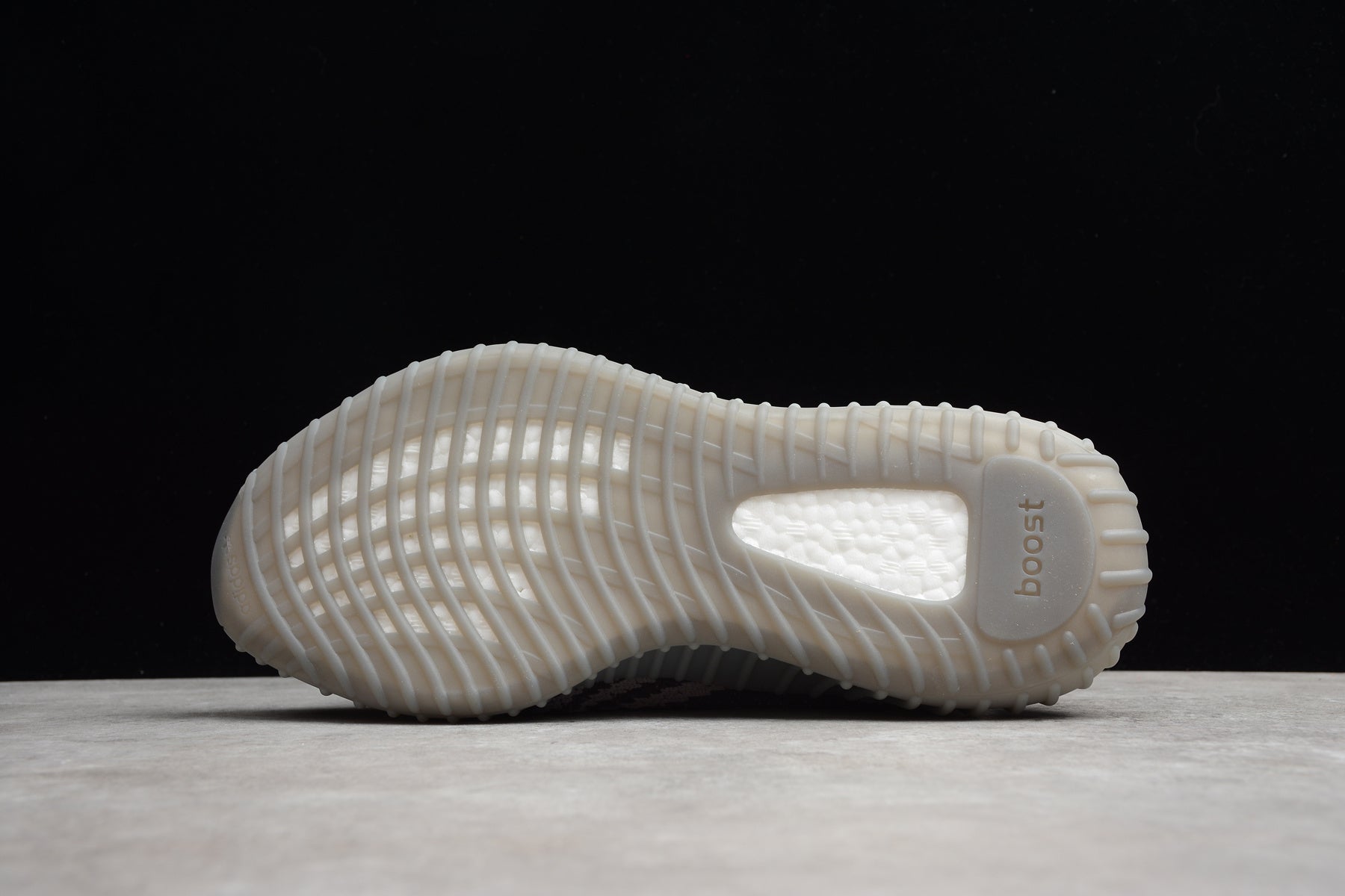 Adidas Yeezy 350 – Gris / Negro