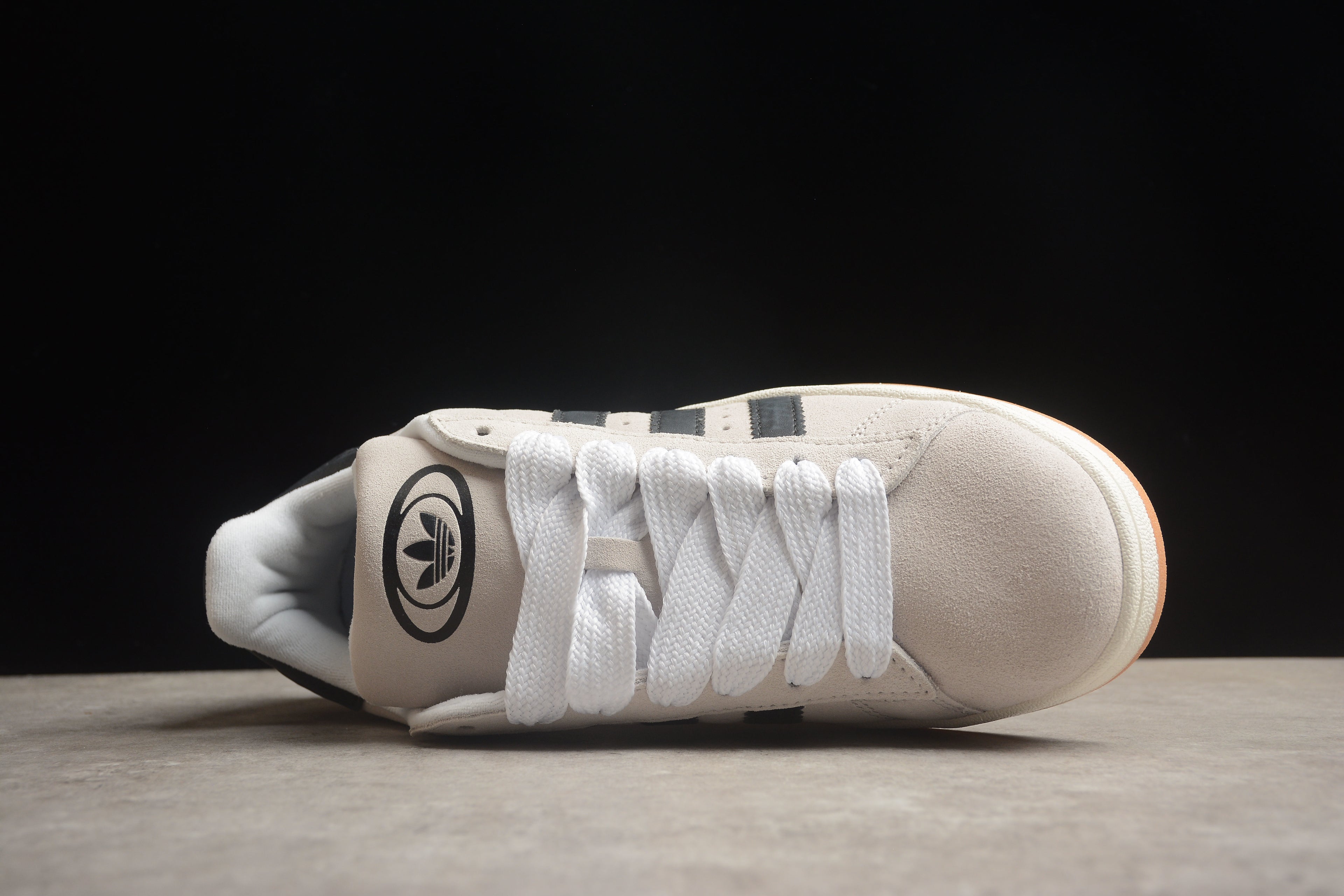 Adidas Campus 00S – Gris y Negro