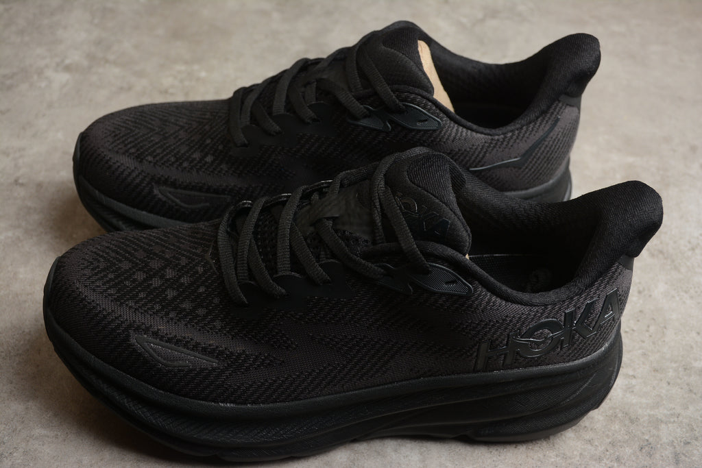 Hoka Clifton 9 – Negro