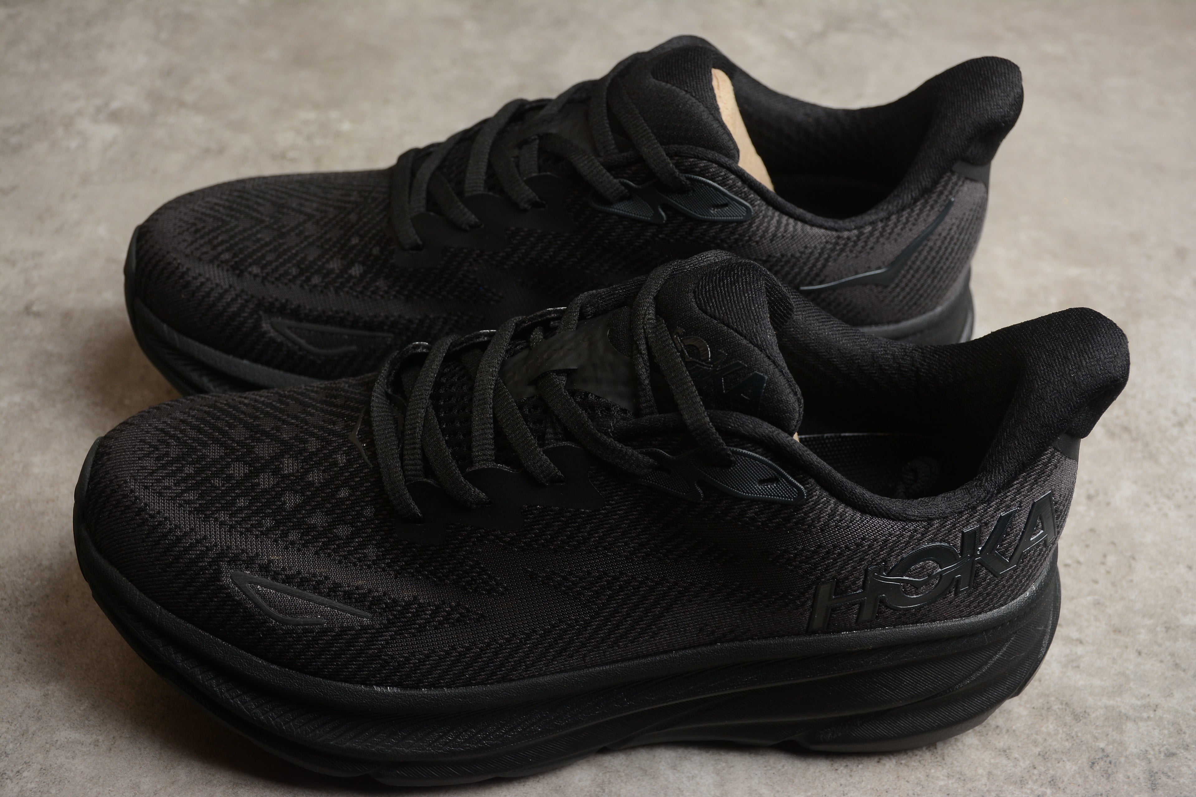Hoka Clifton 9 – Negro