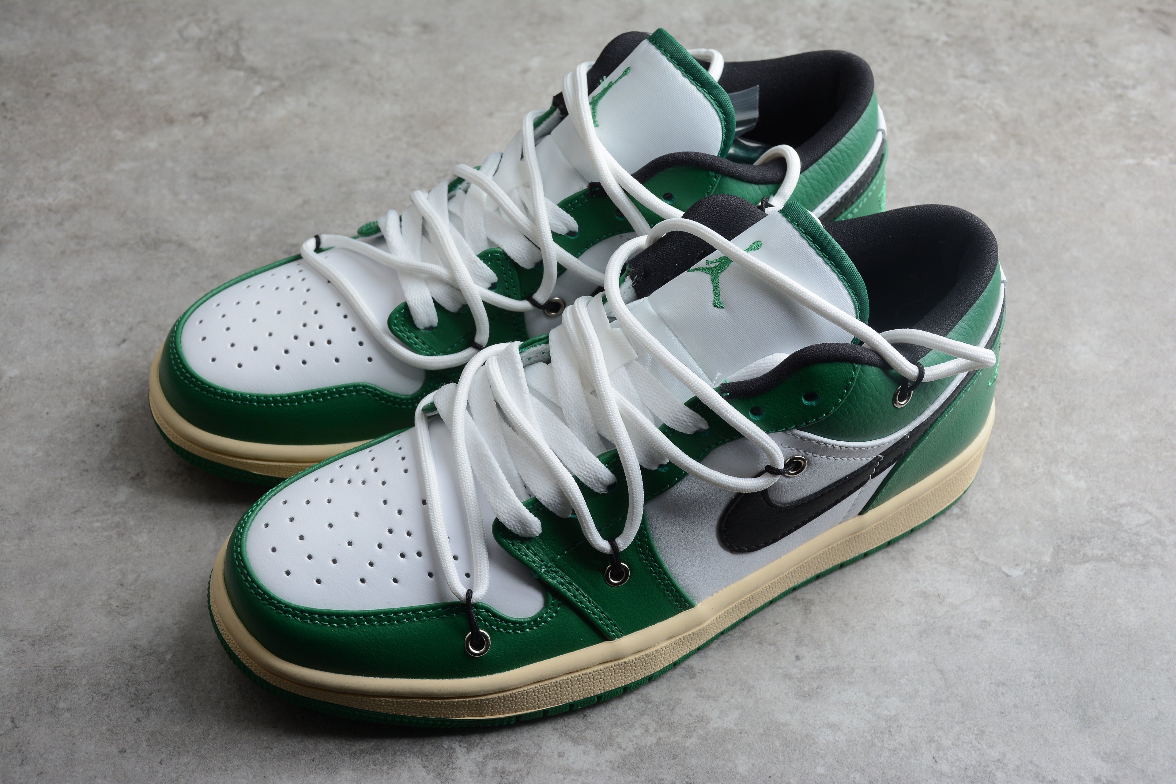 Jordan 1 Low – Verde / Blanco