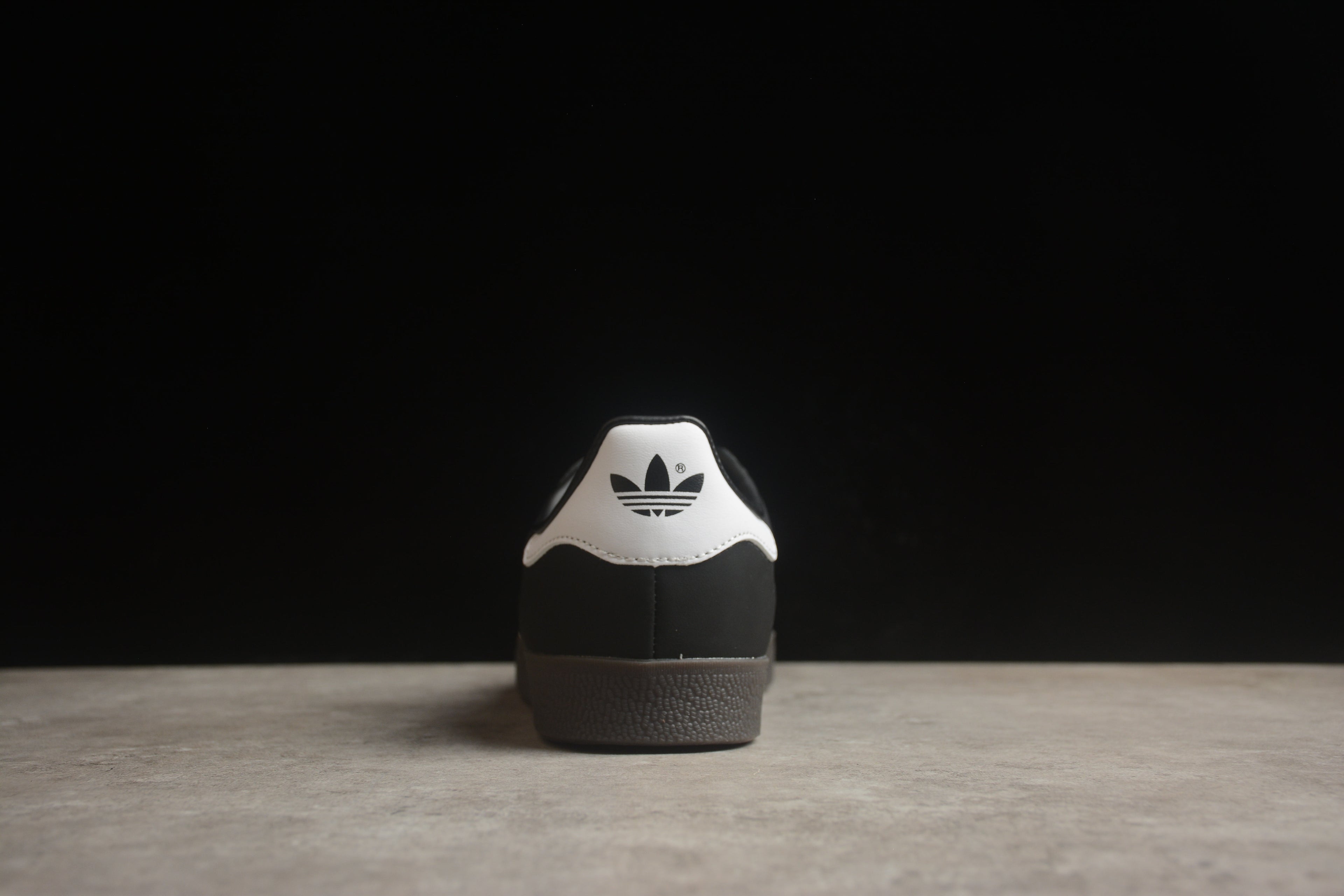 Adidas Gazelle – Negro / Blanco