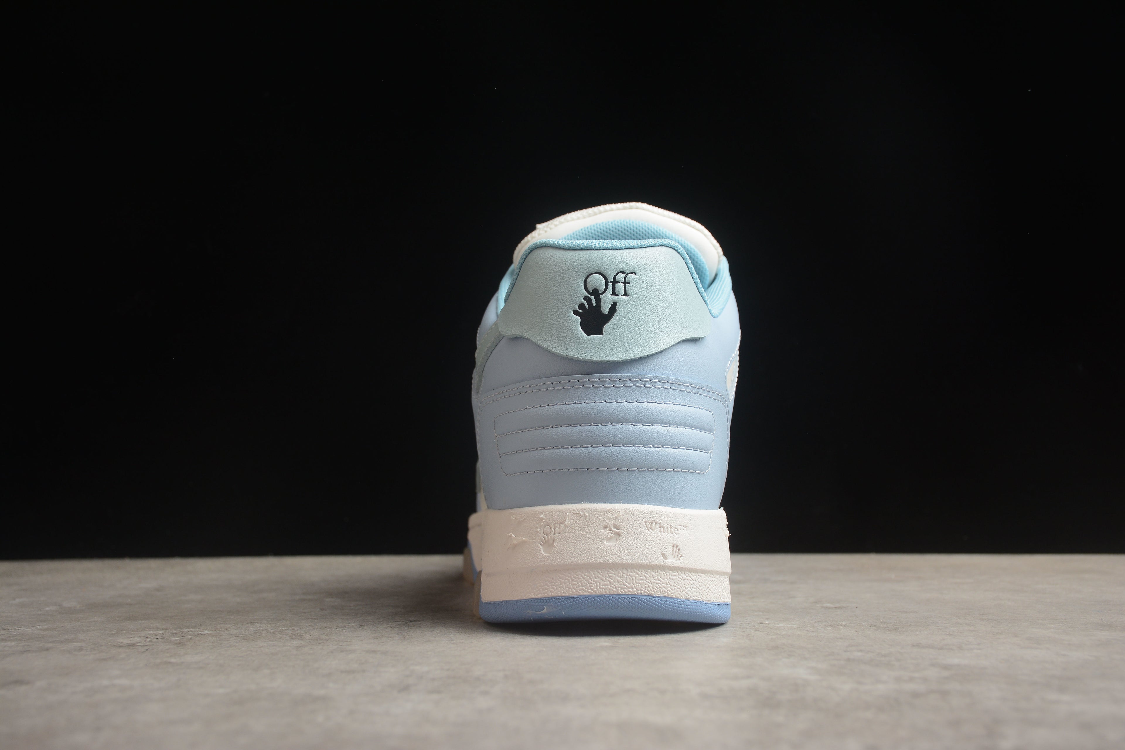 Off-White – Azul / Blanco