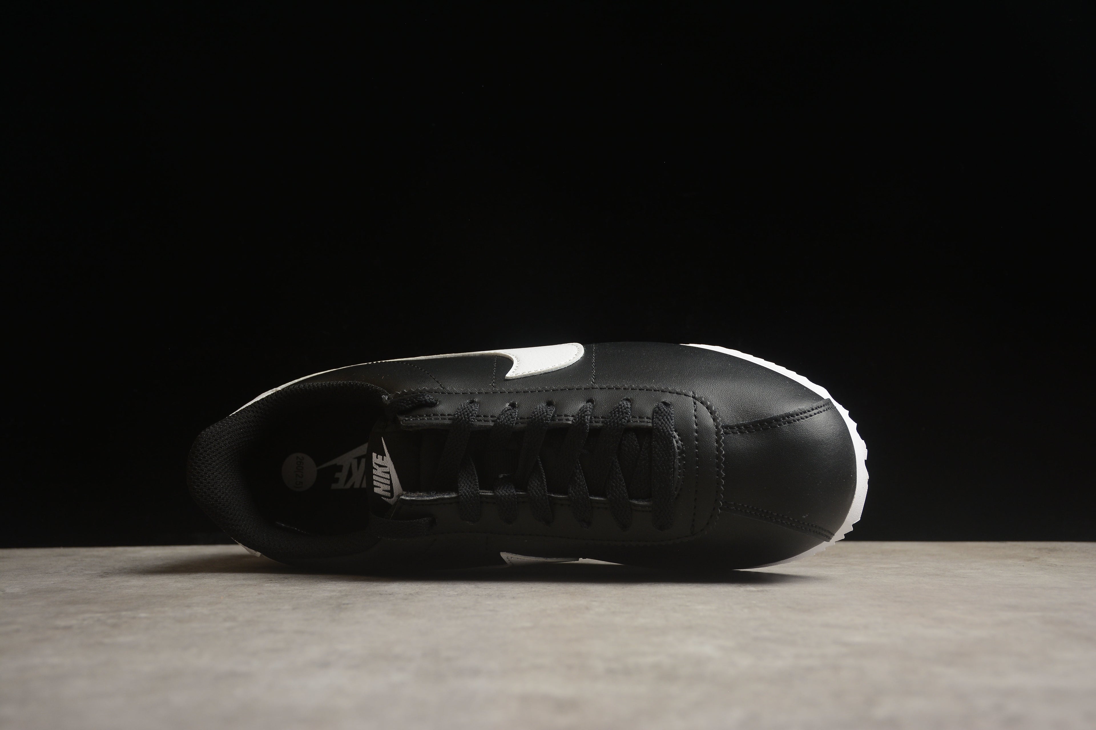 Cortez – Negro / Blanco