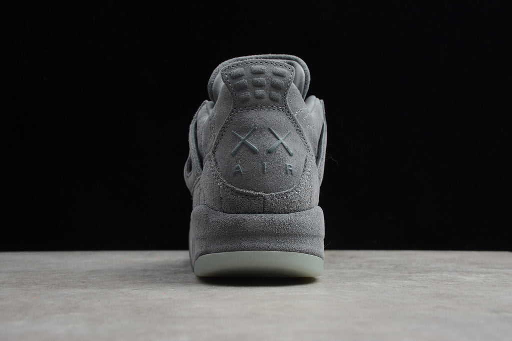 Air Jordan 4 – Gris