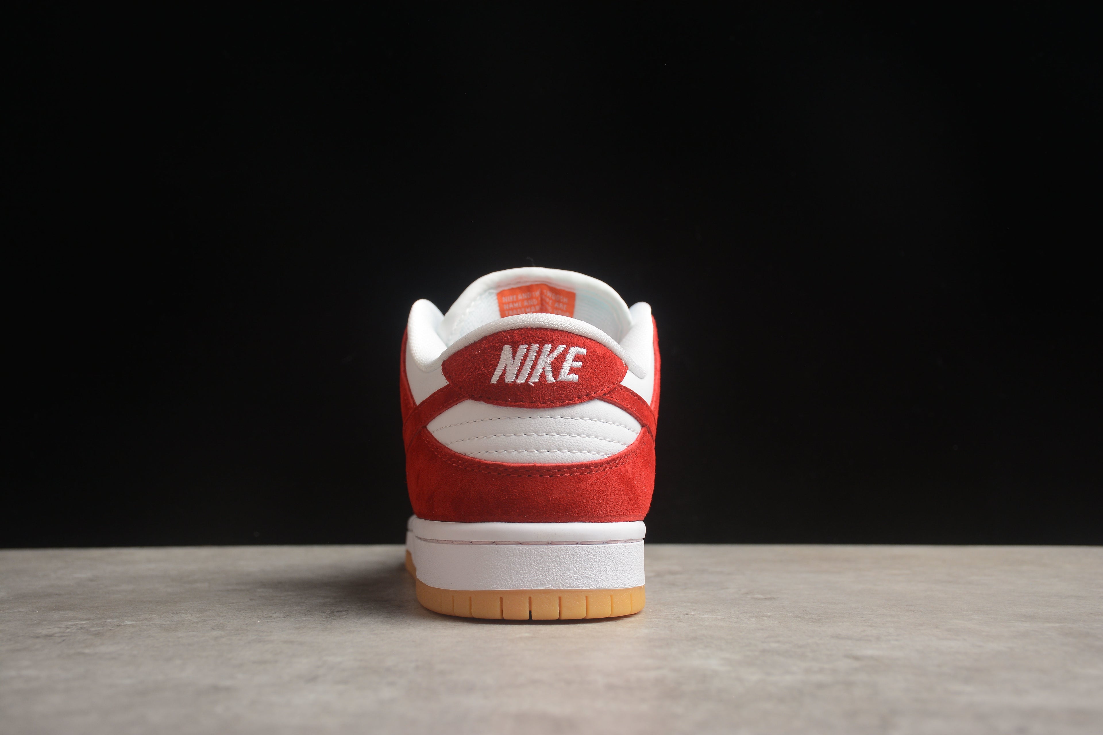 Dunk SB – Rojo / Blanco / Beigie