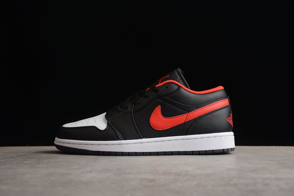 Jordan 1 Low – Negro / Rojo / Blanco