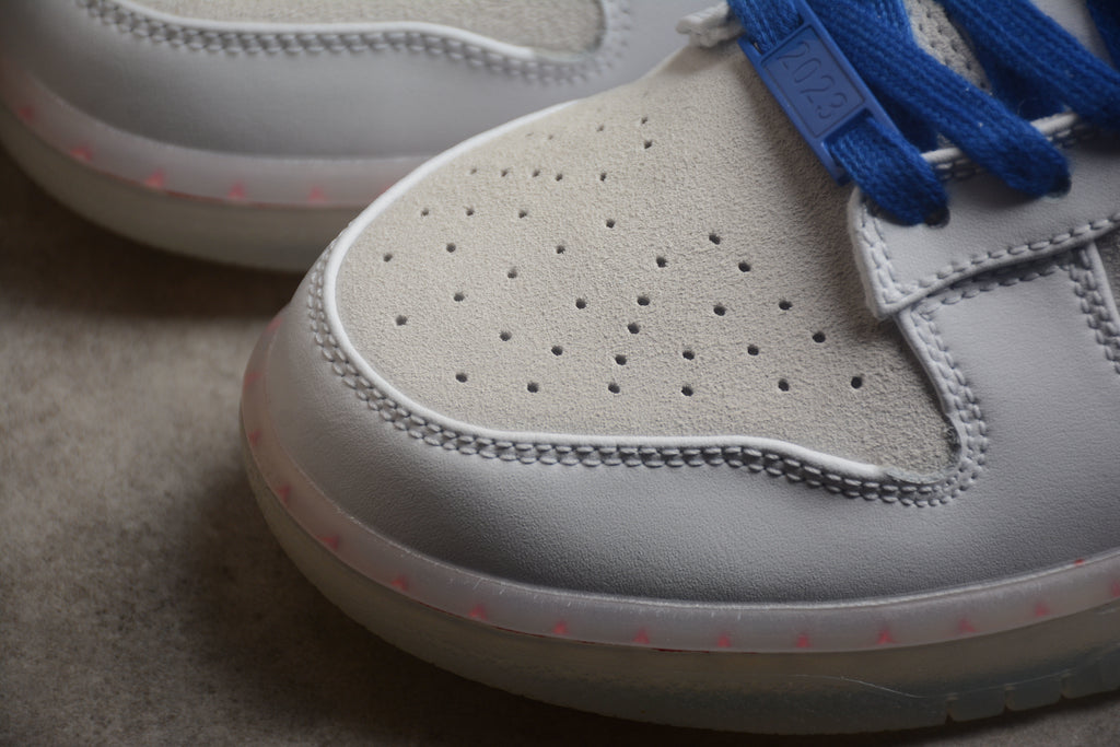 Dunk SB – Gris / Azul / Rojo