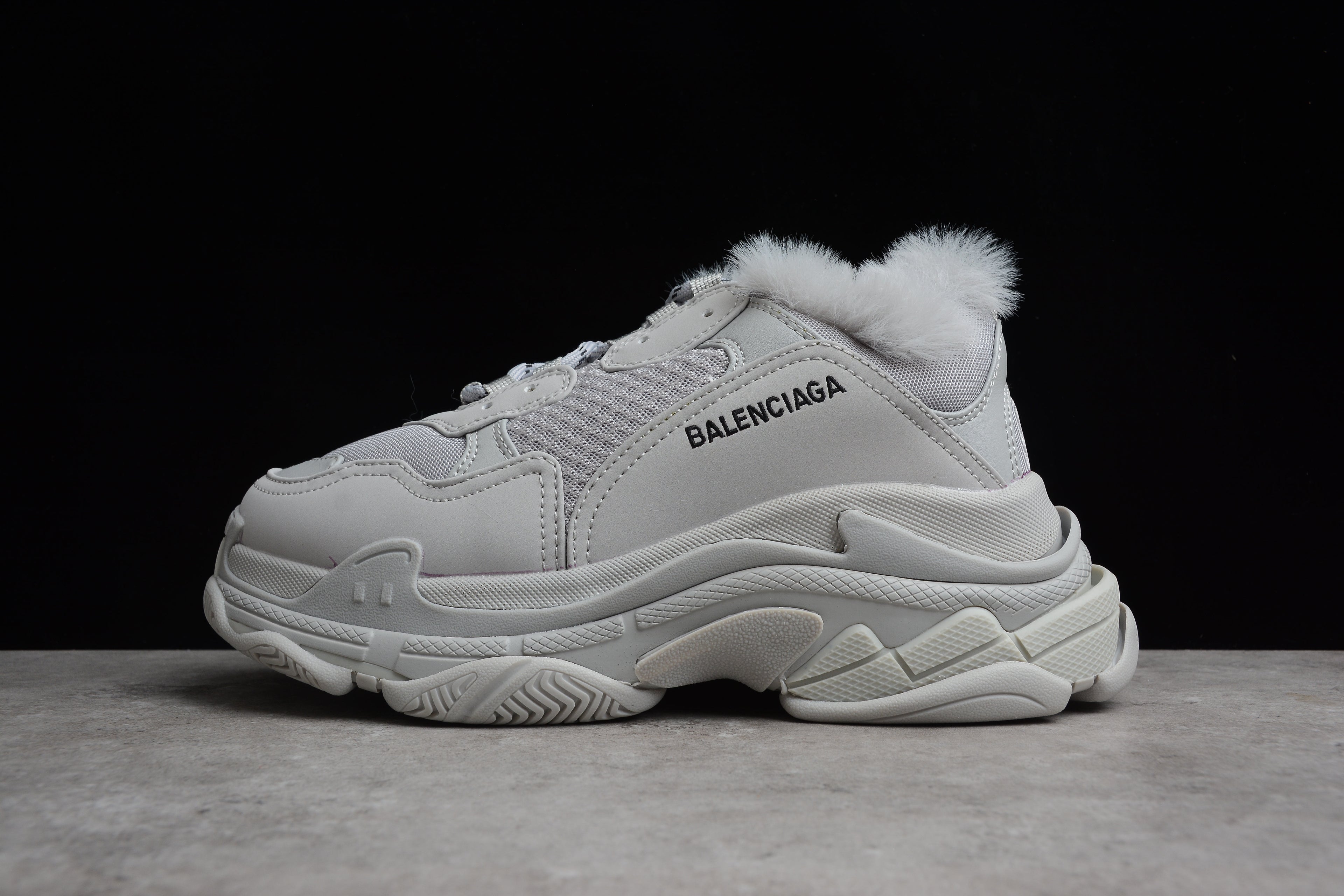 Balenciaga Triple S – Gris