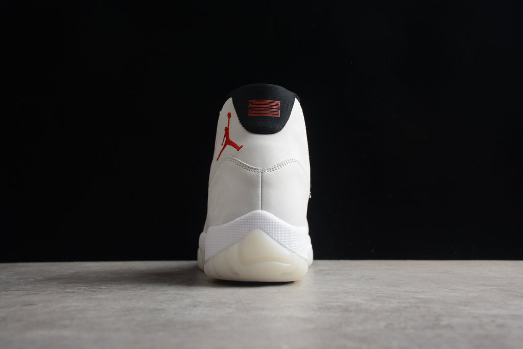 Air Jordan 11 – Blanco