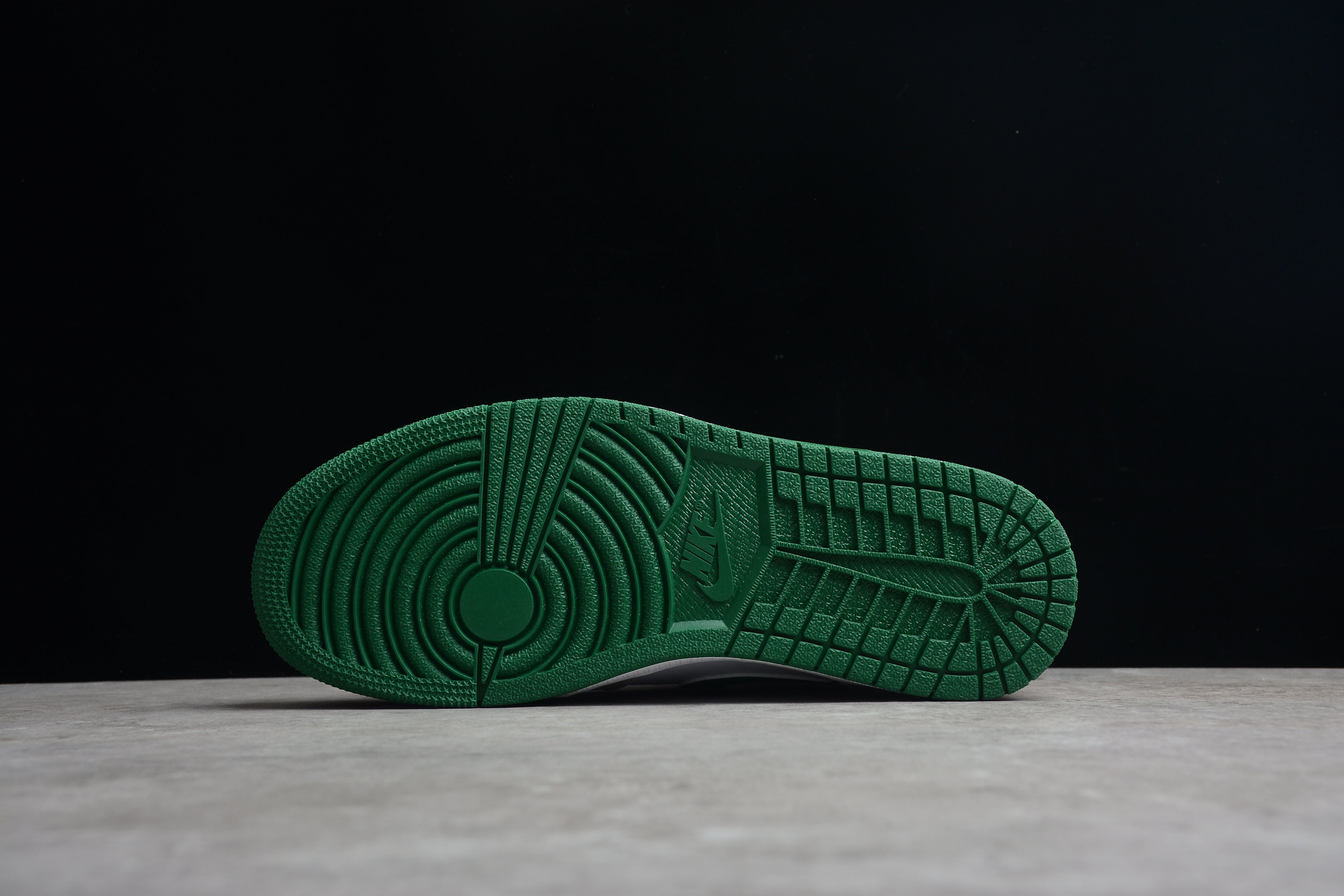 Air Jordan 1 Mid – Gris / Verde