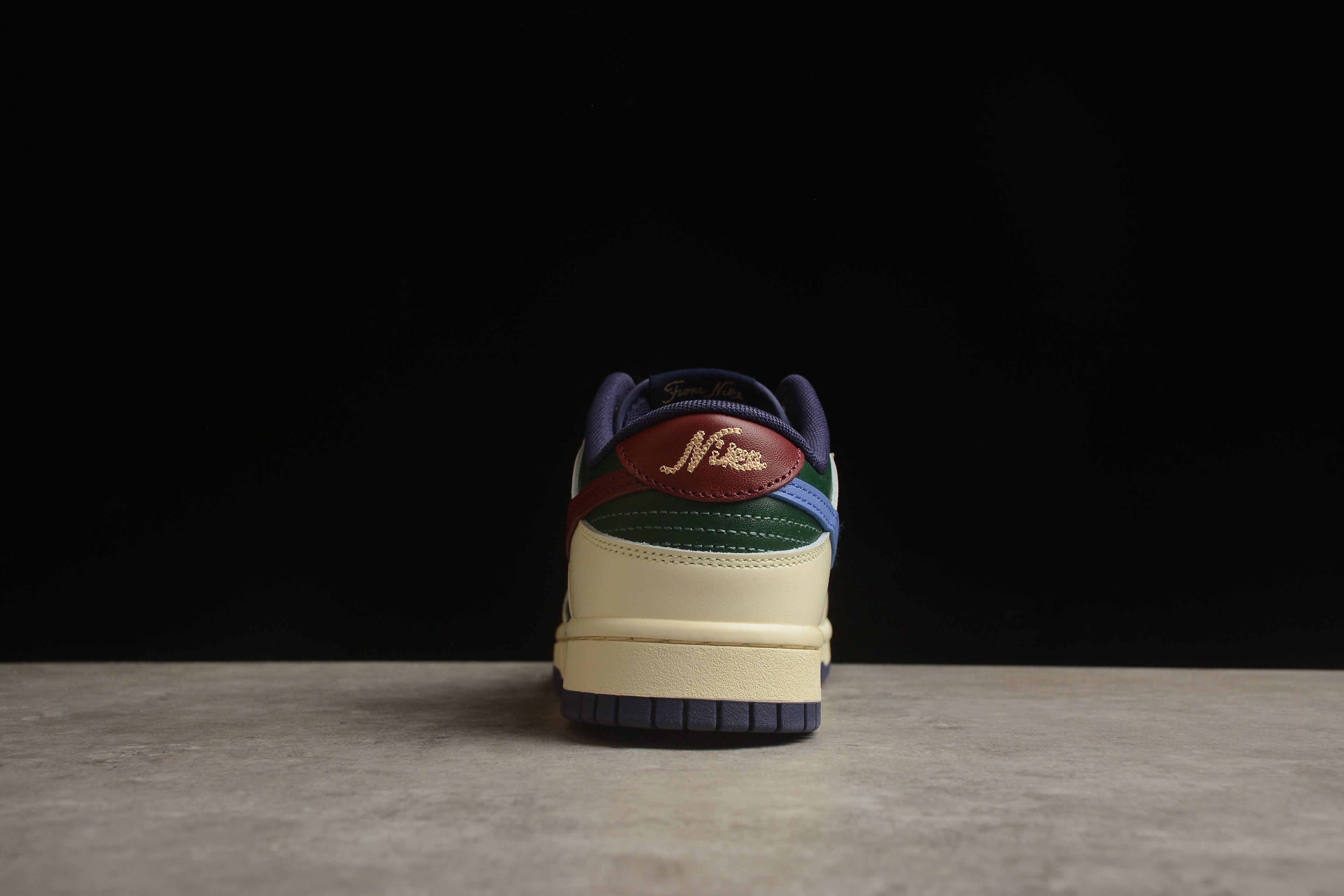 Dunk SB – Beigie / Verde / Granate