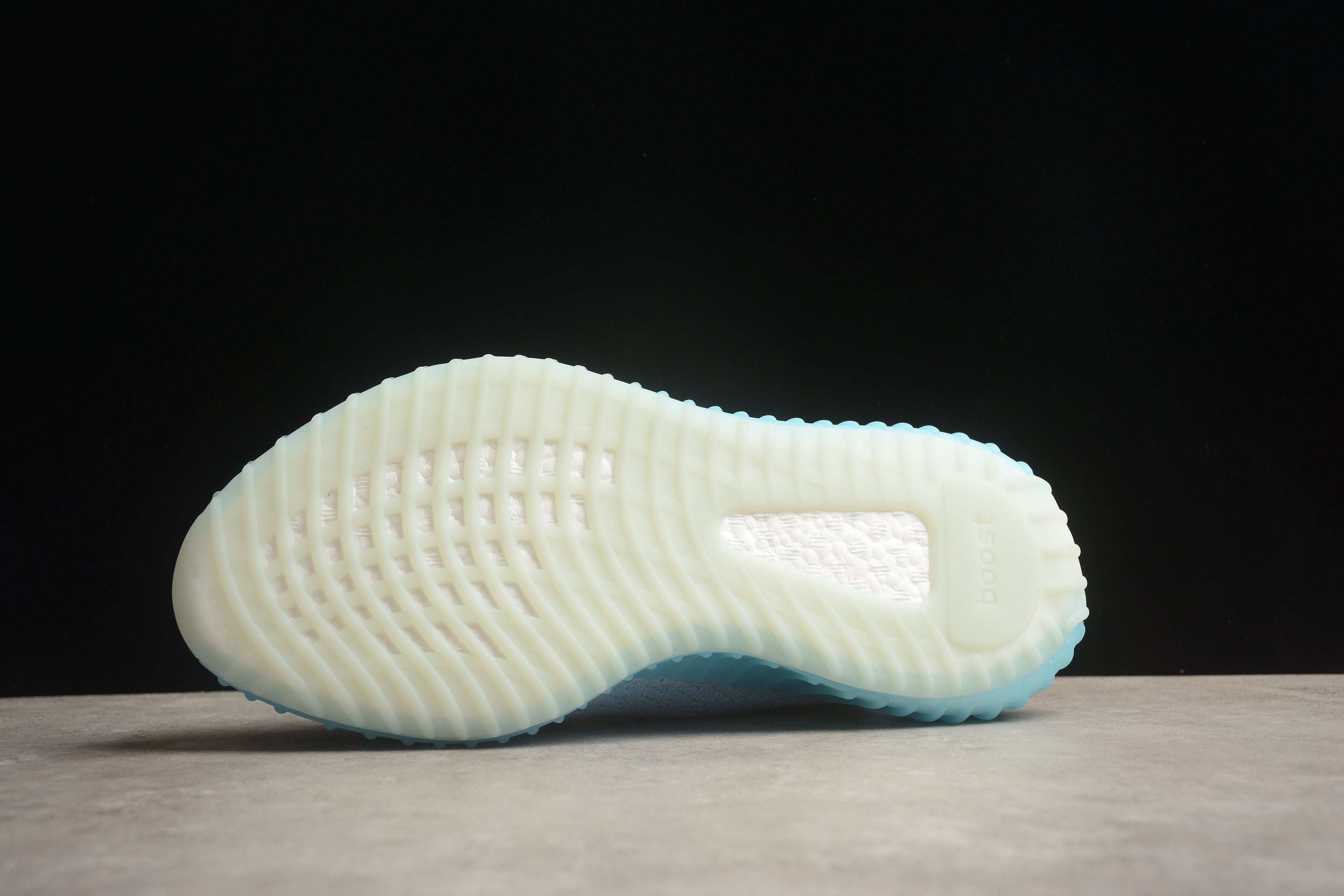 Adidas Yeezy 350 – Gris / Azul
