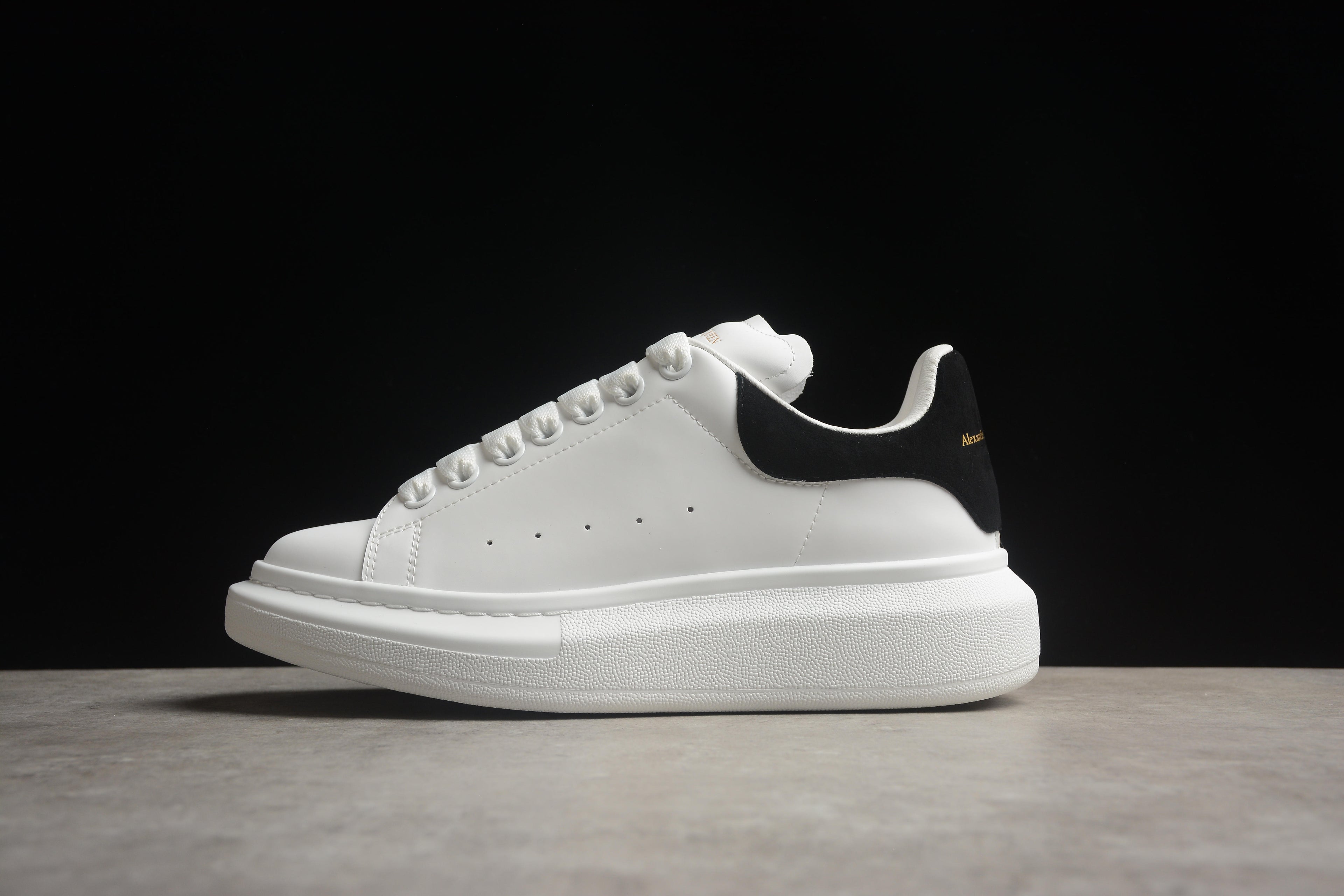 Alexander McQueen – Blanco / Negro