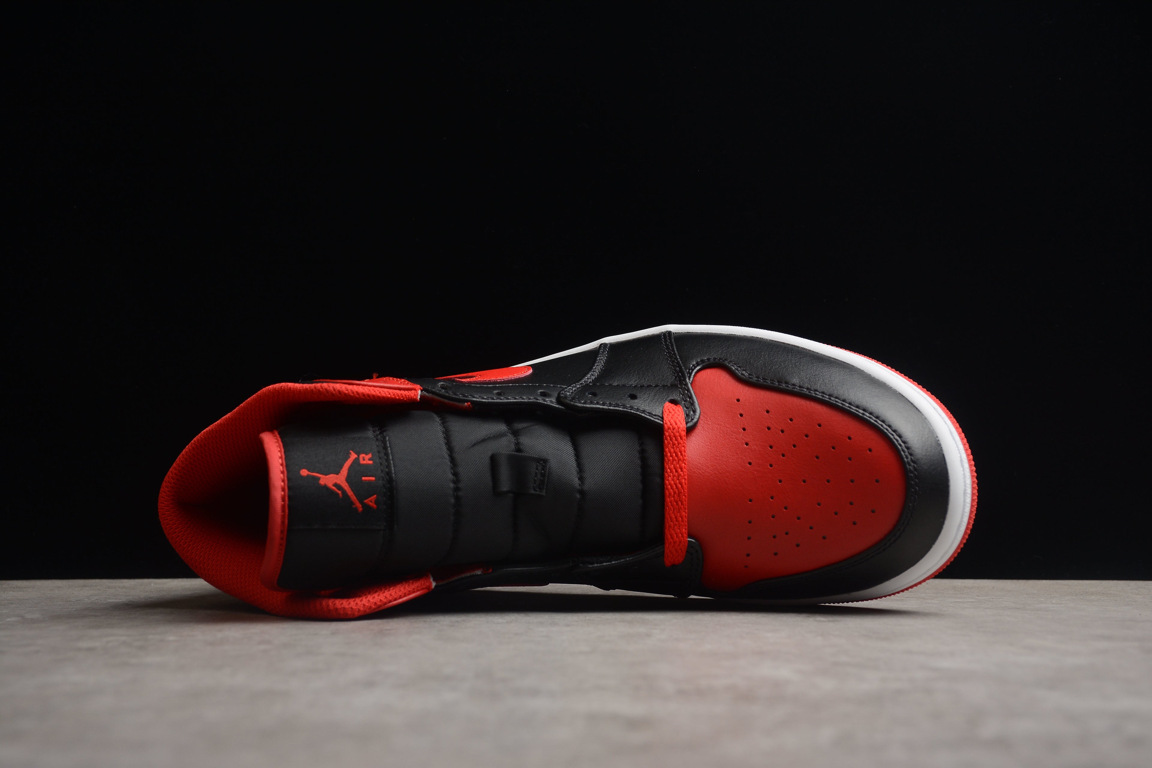 Air Jordan 1 Mid – Negro / Rojo