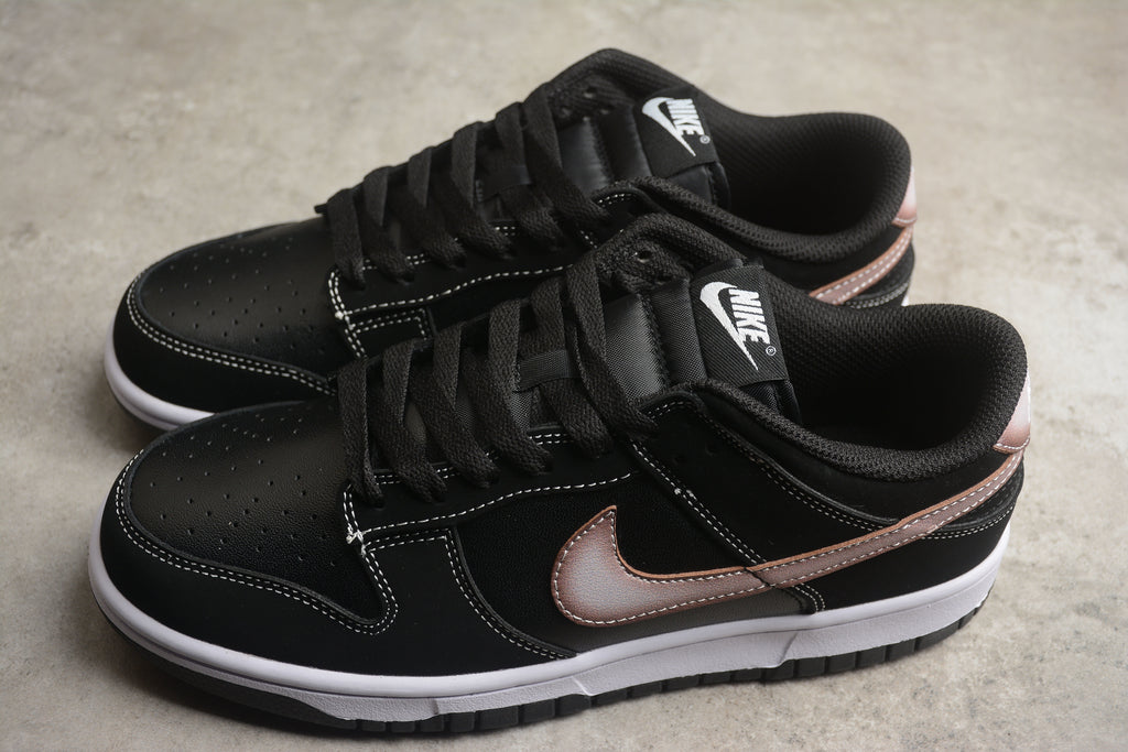 Dunk SB – Negro / Rosa