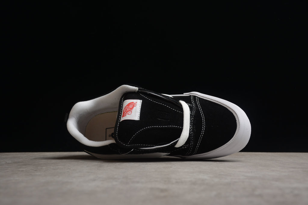 Vans Knu Skool – Negro / Blanco