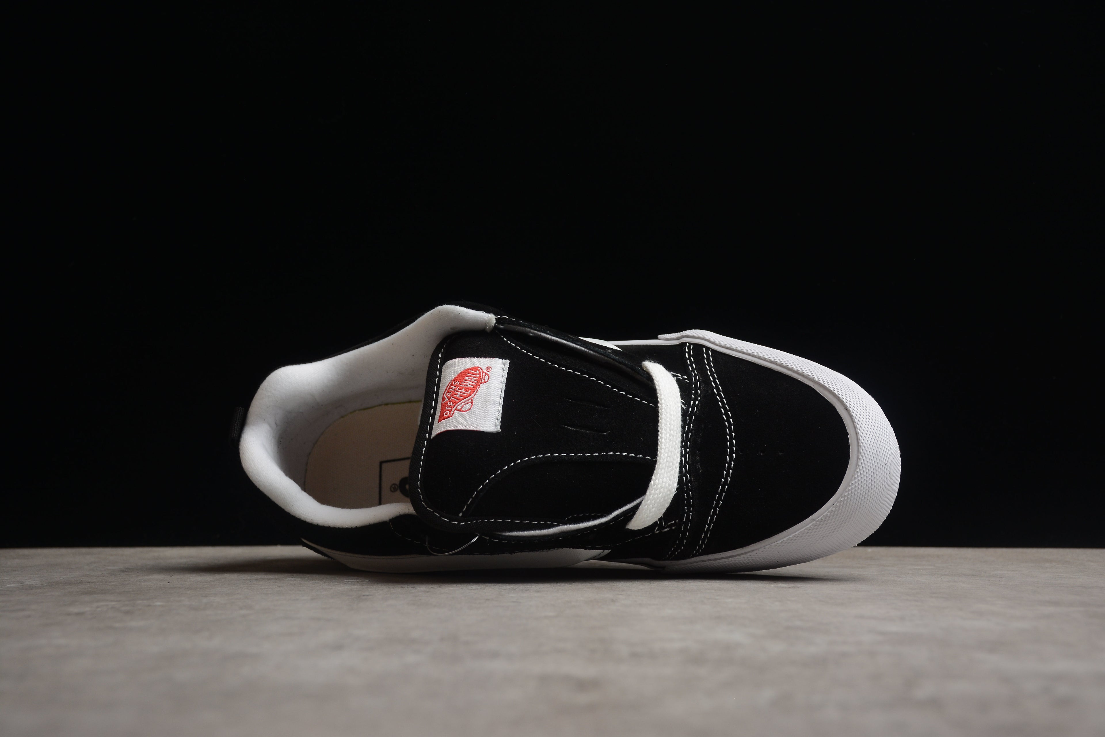 Vans Knu Skool – Negro / Blanco