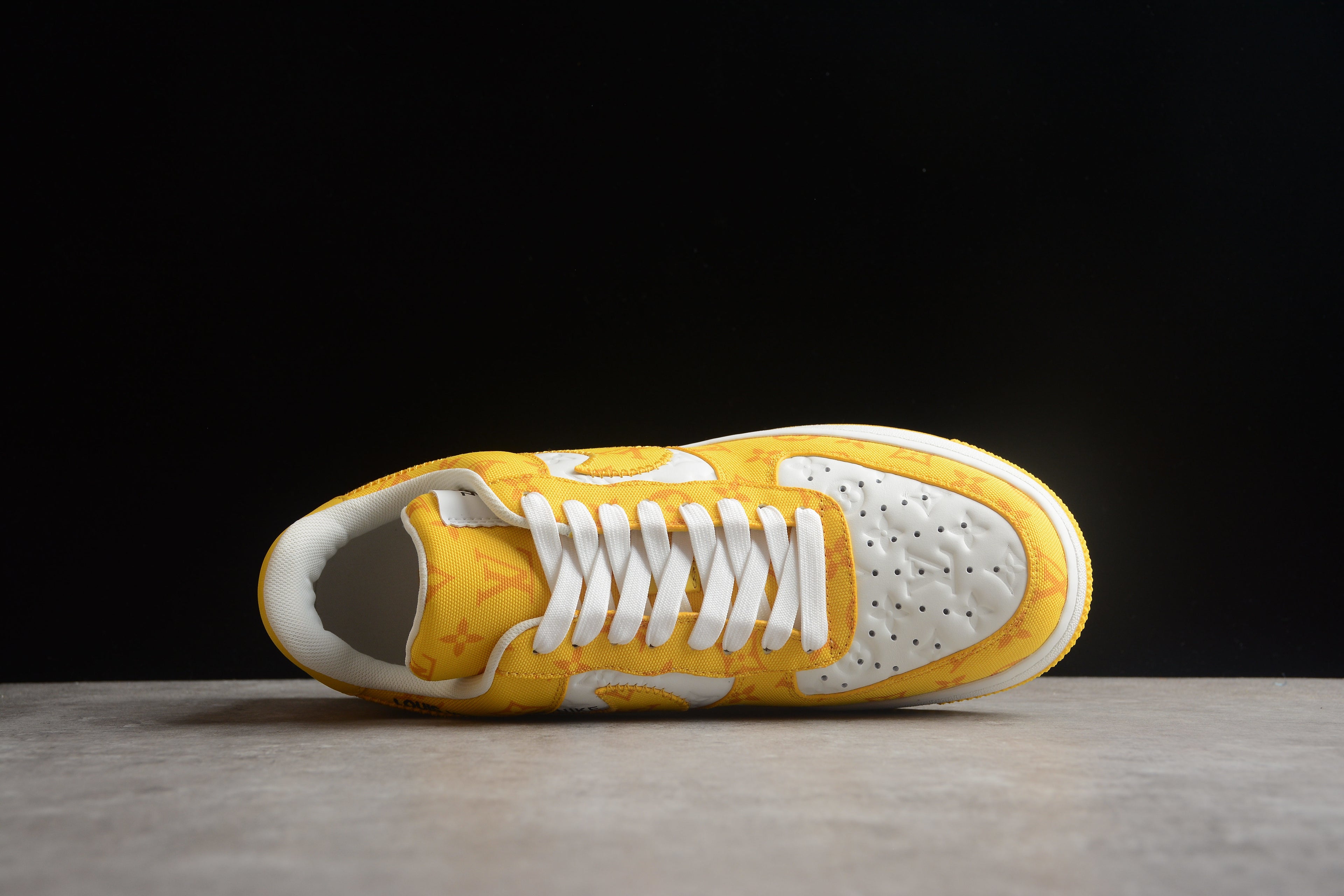 Air Force 1 Low LV – Blanco / Amarillo