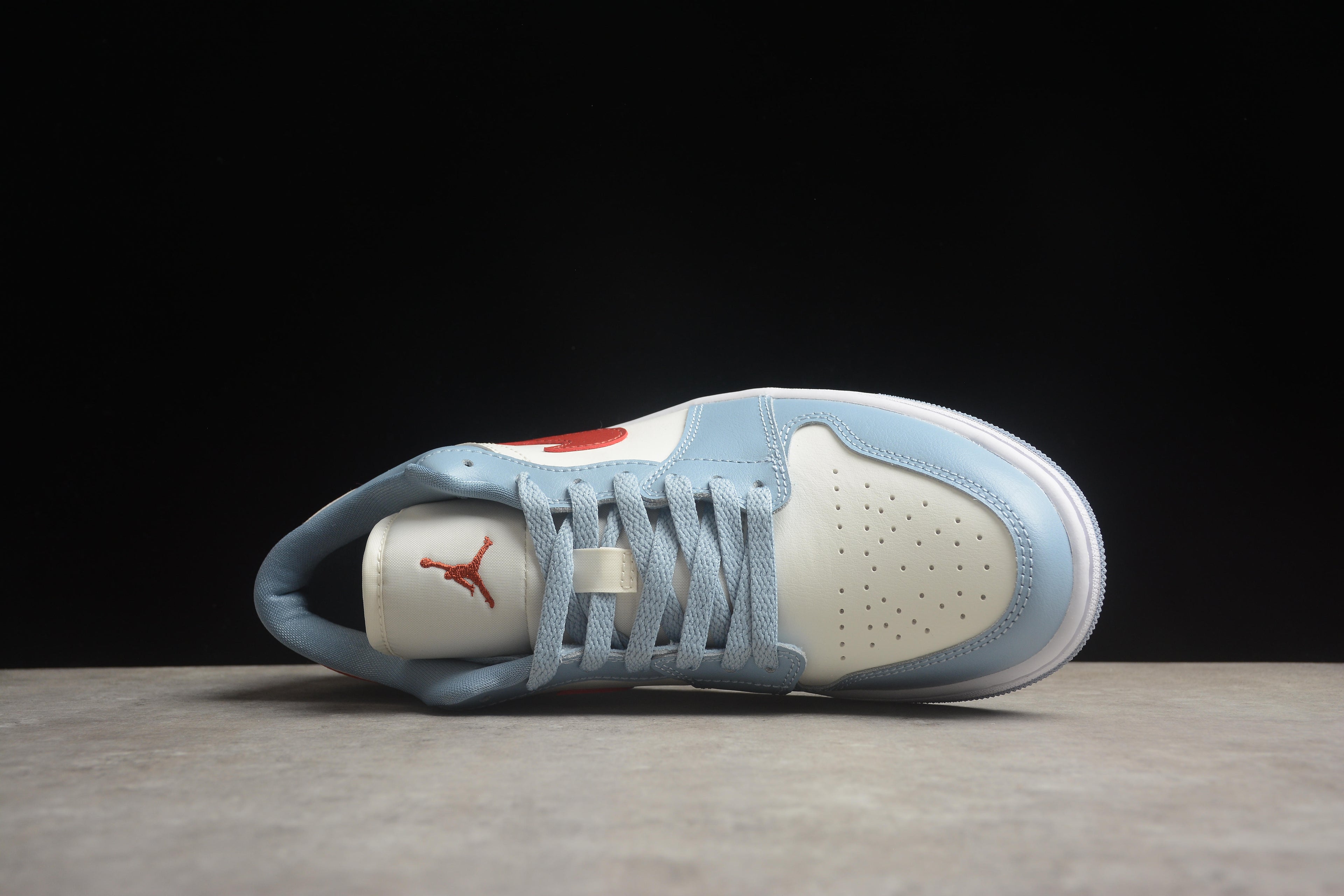 Jordan 1 Low – Azul / Blanco / Rojo