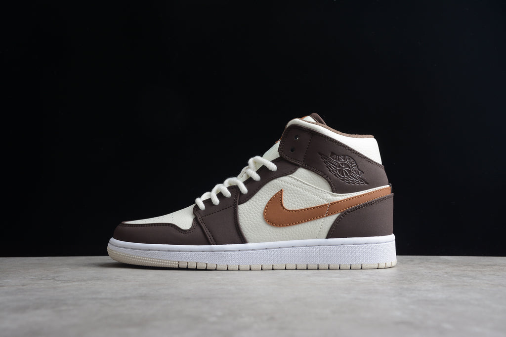 Air Jordan 1 Mid – Marrón / Beige