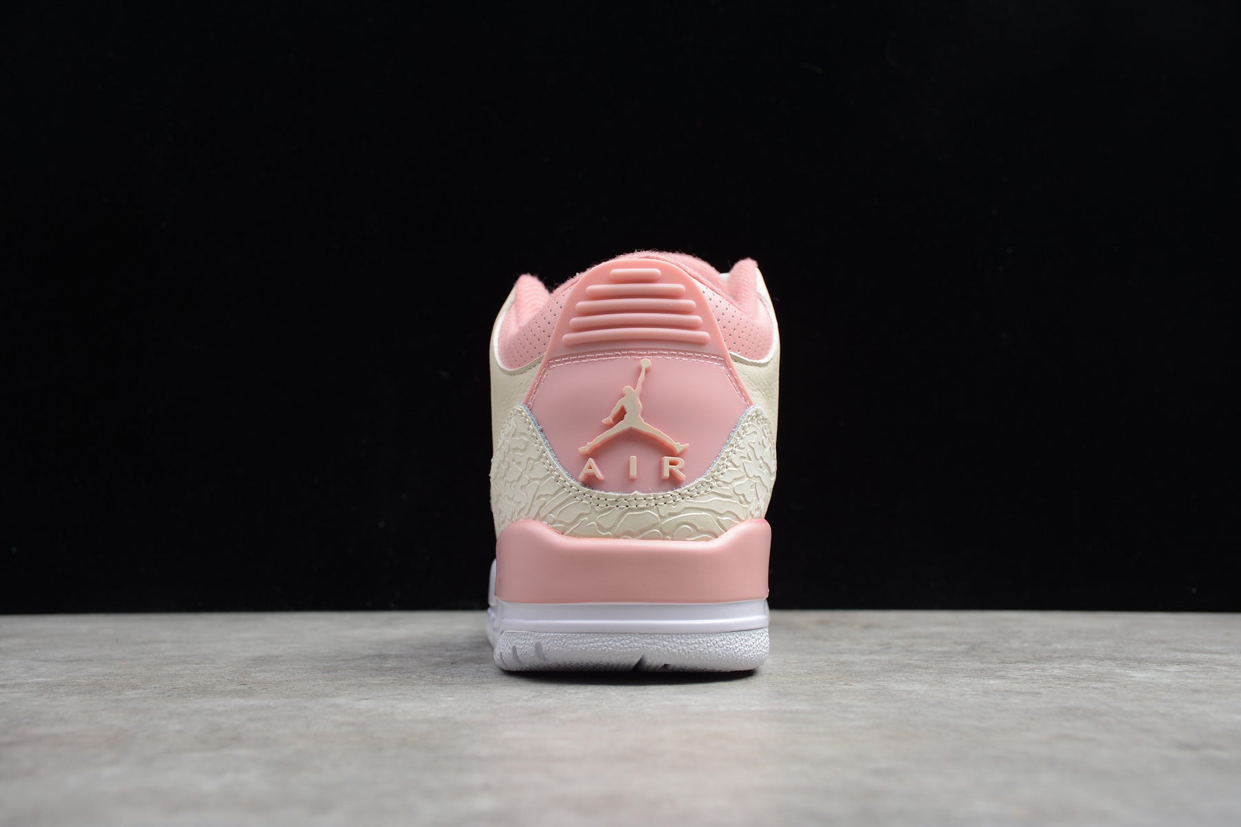 Air Jordan 3 – Rosa