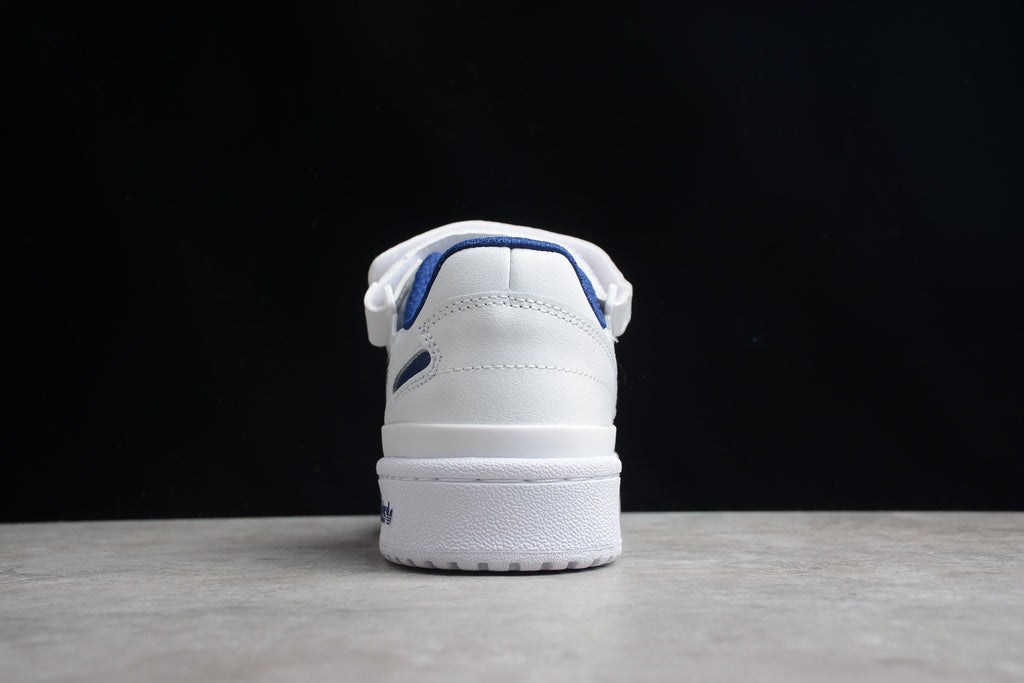 Adidas Forum – Blanco con Detalles Azules