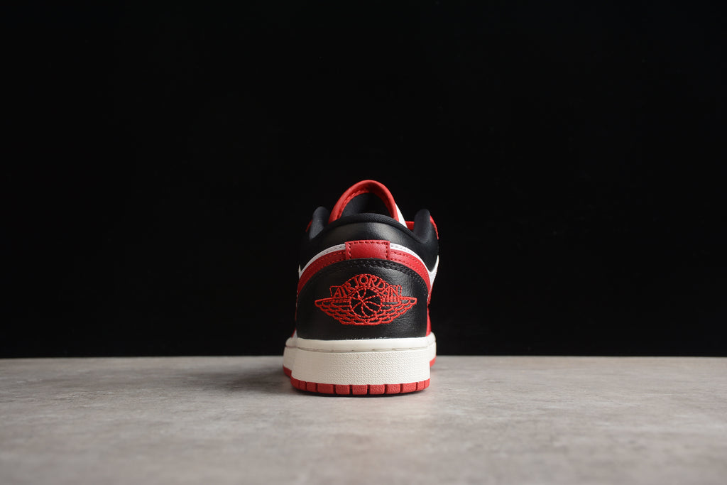 Jordan 1 Low – Rojo / Blanco / Negro