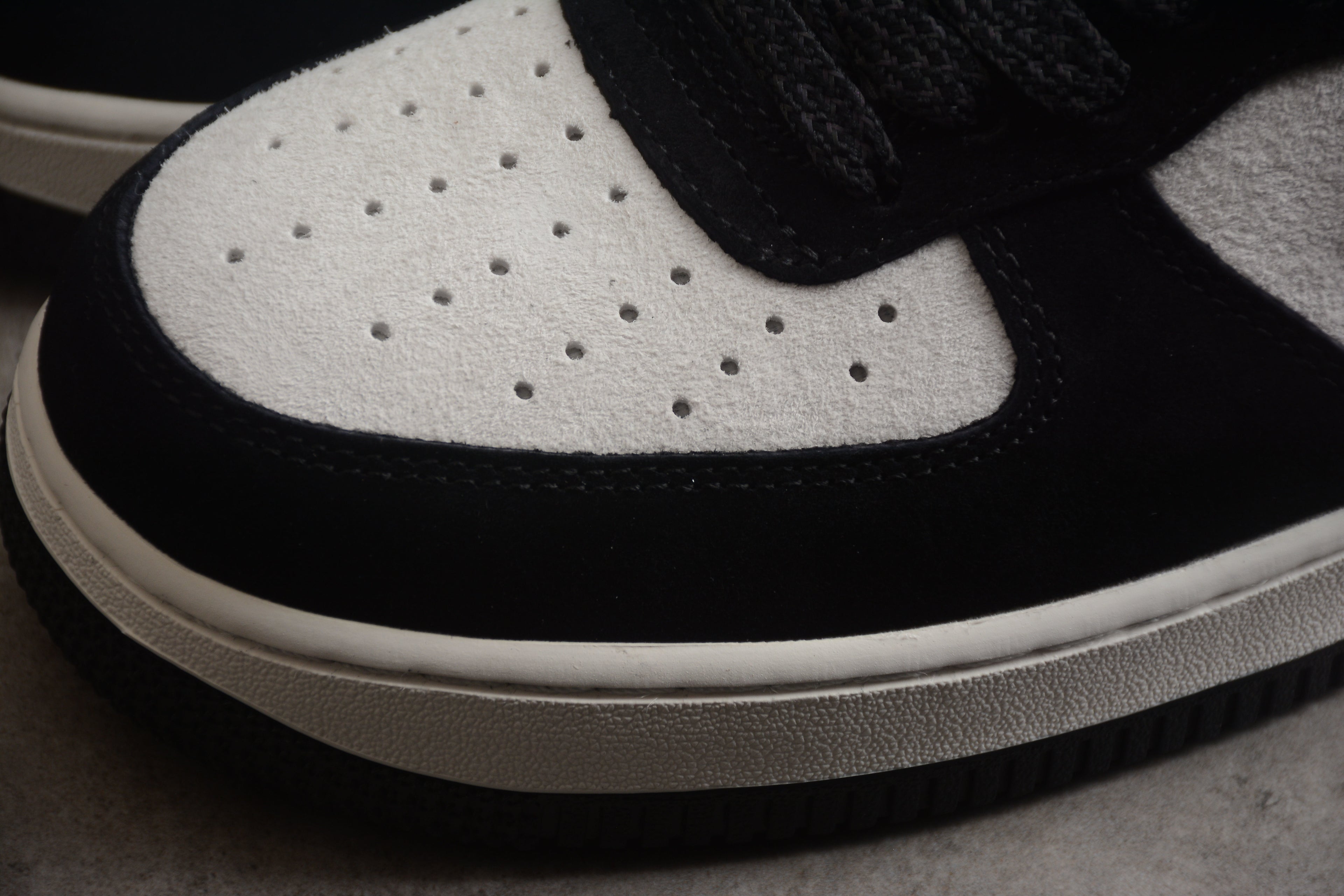 Air Force 1 Low – Negro / Blanco