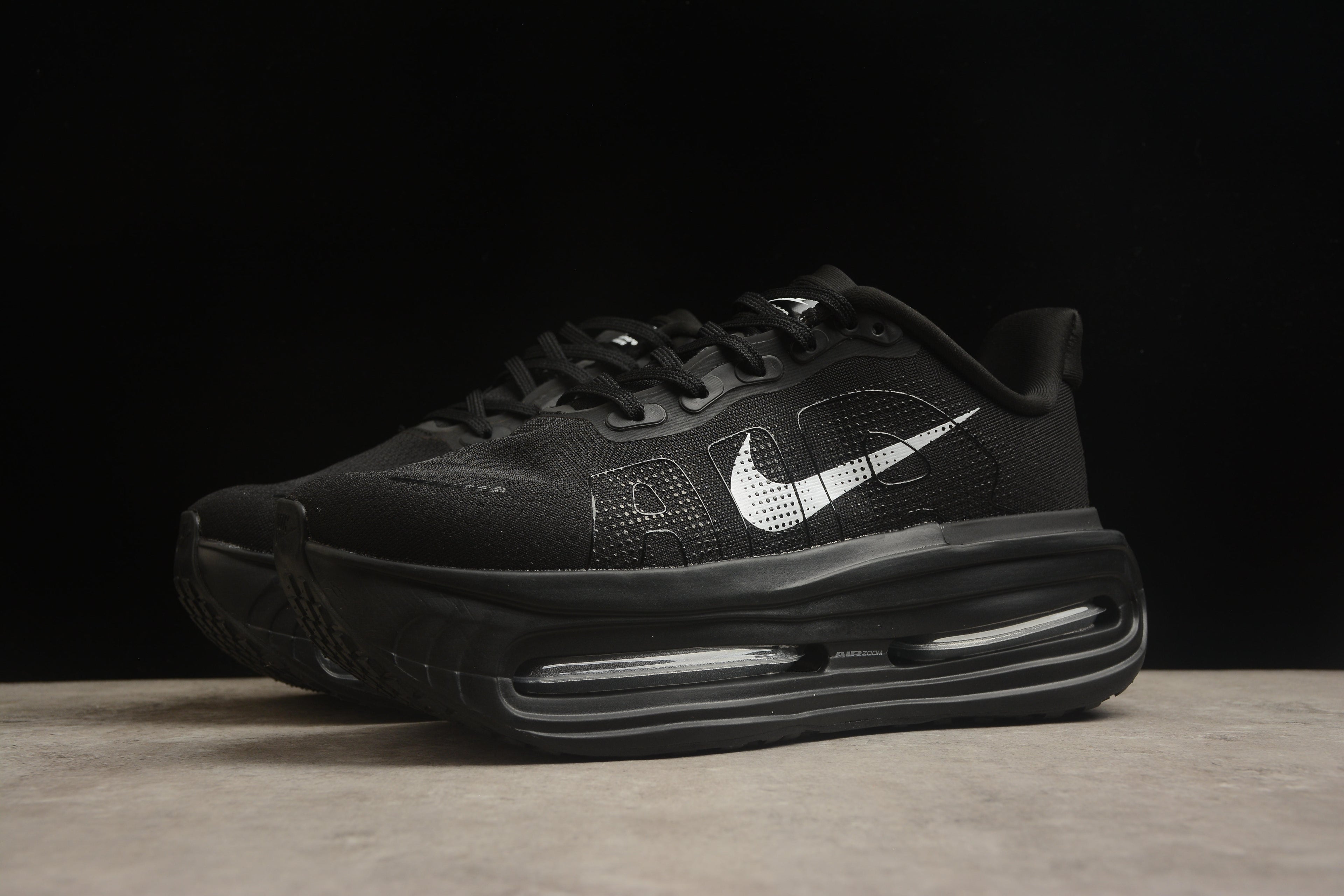 Vomero Premium – Negro