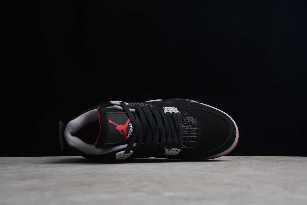 Air Jordan 4 – Negro / Gris / Rojo