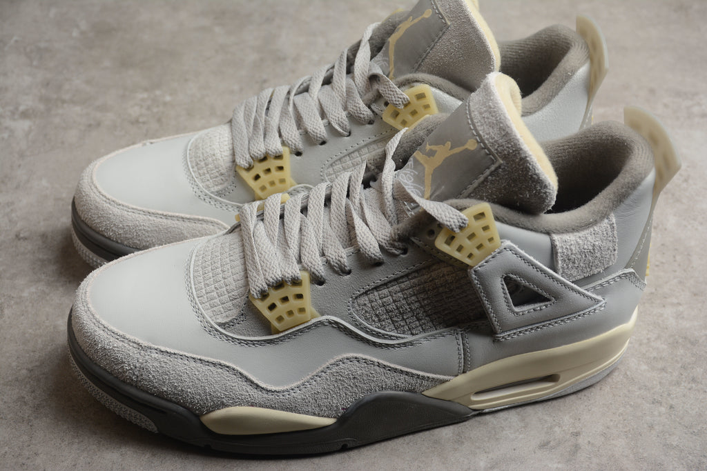 Air Jordan 4 – Gris / Beige