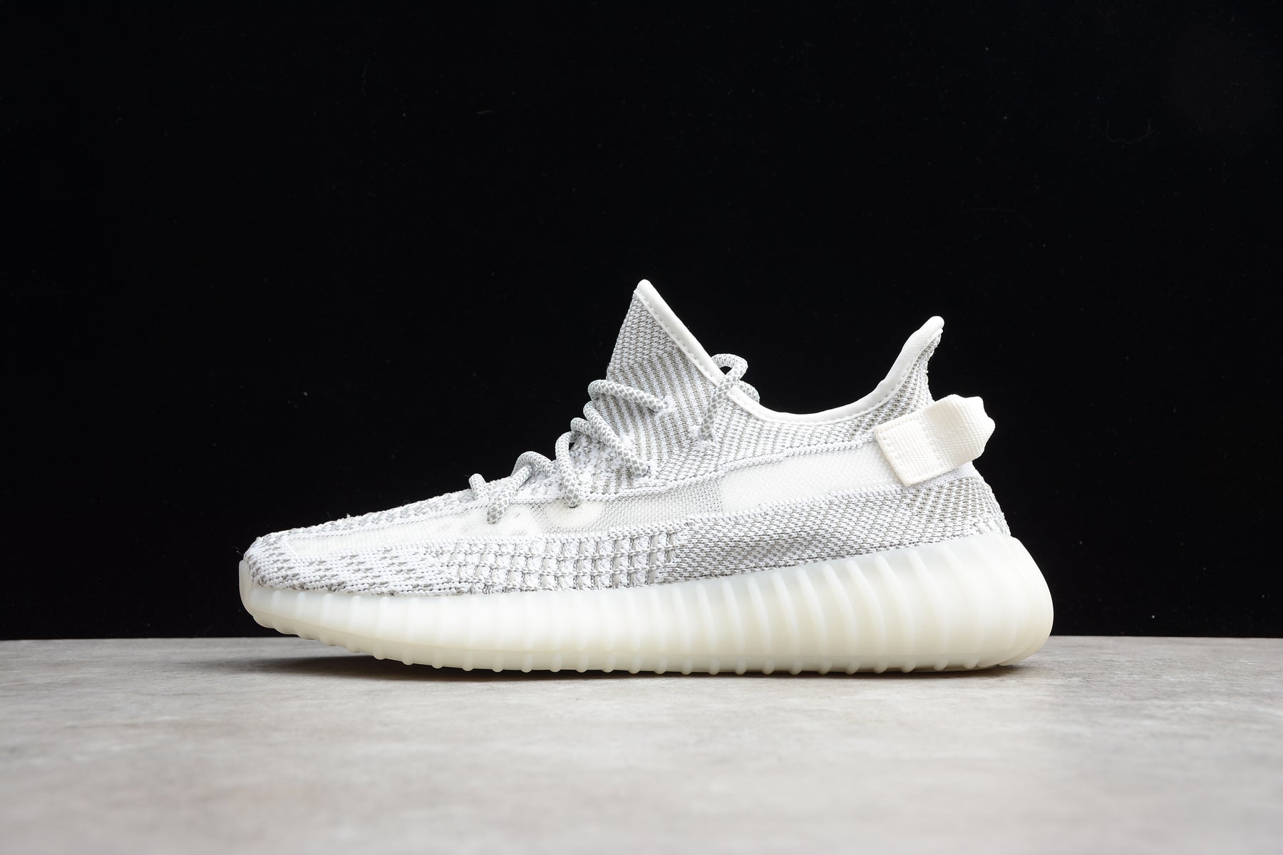 Adidas Yeezy 350 – Blanco / Gris