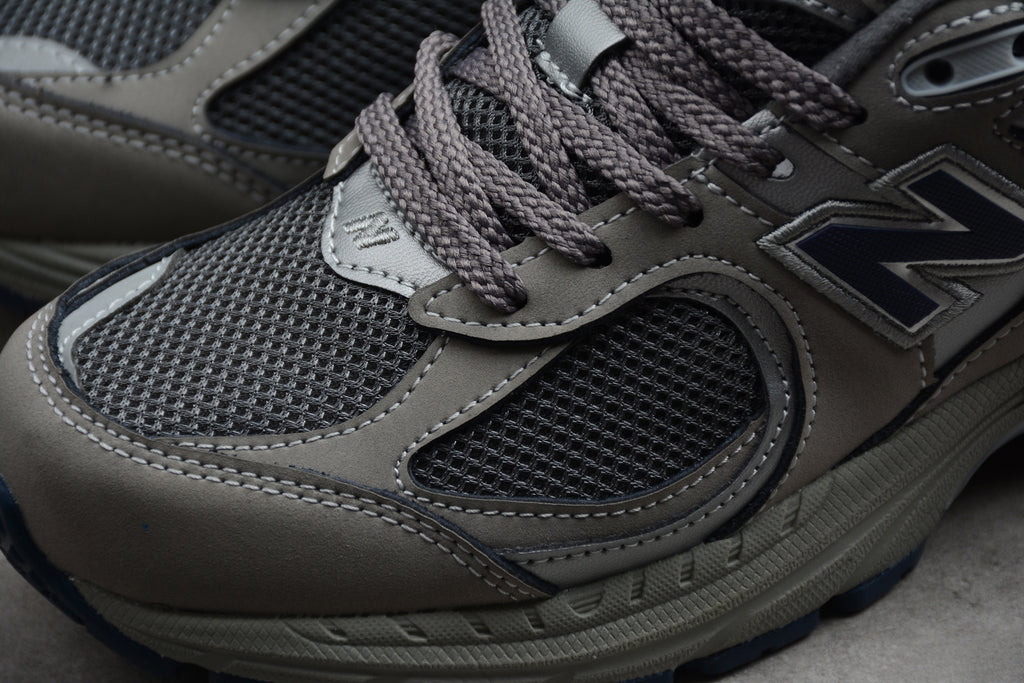 New Balance 2002R – Gris / Beige