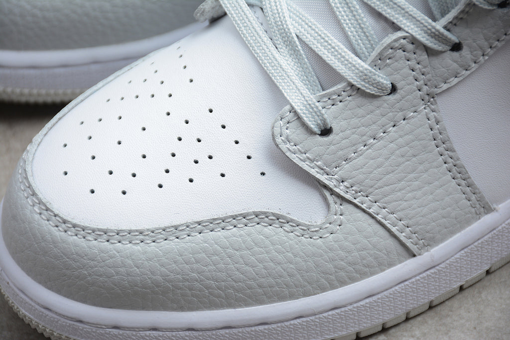 Air Jordan 1 Mid – Gris Claro / Blanco