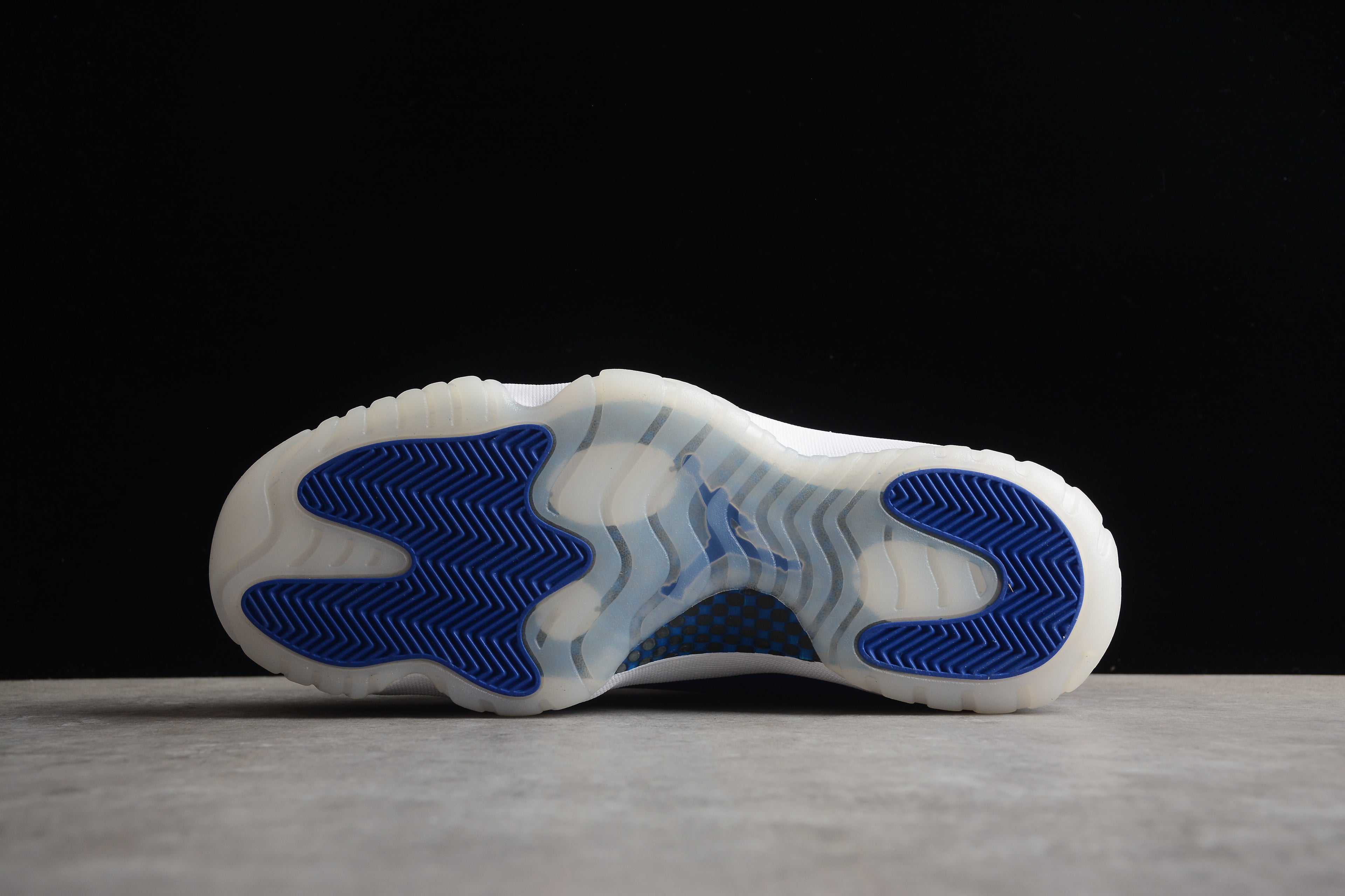 Air Jordan 11 – Azul