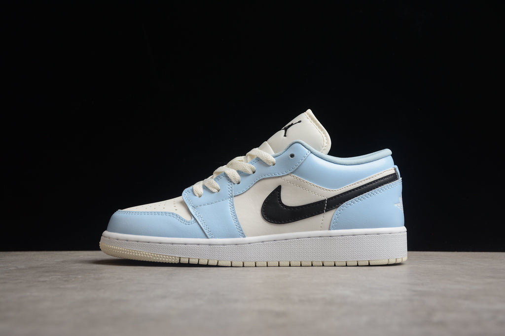 Jordan 1 Low – Azul / Blanco / Negro