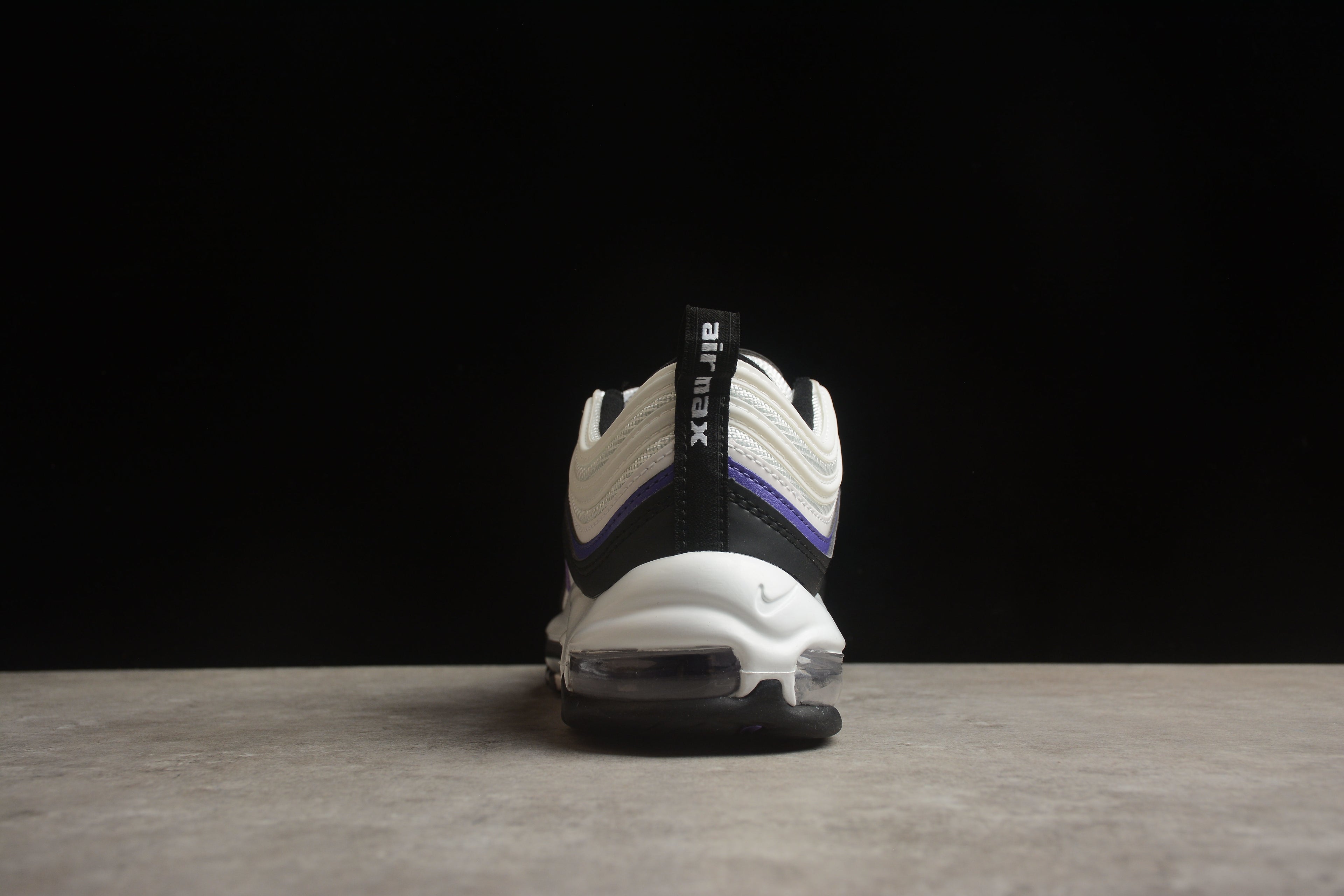 Air Max 97 – Blanco / Negro / Lila