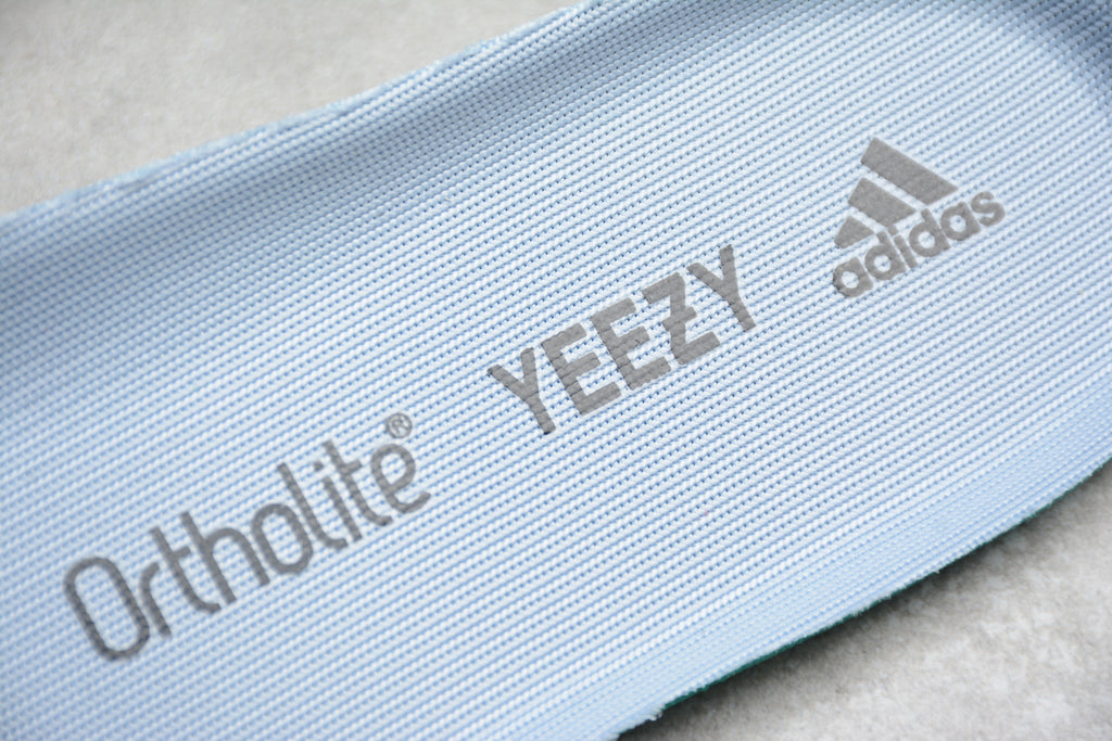 Adidas Yeezy 700 – Azul