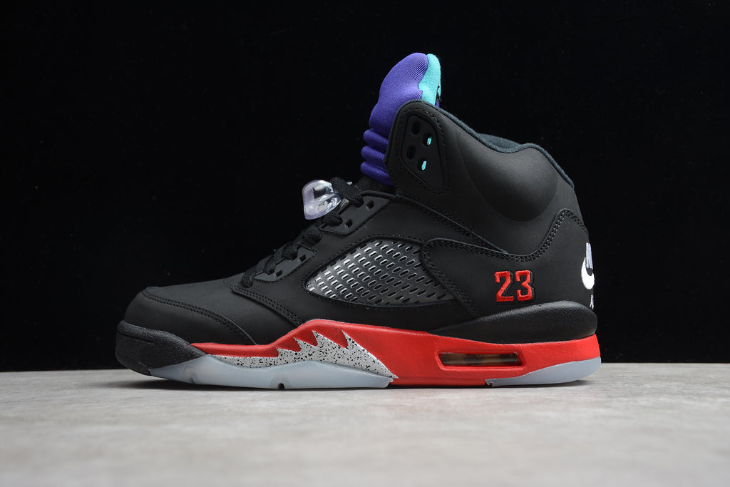 Air Jordan 5 – Negro