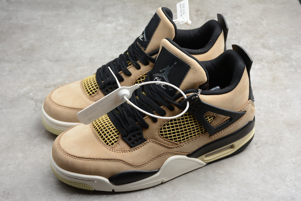 Air Jordan 4 – Beige / Dorado