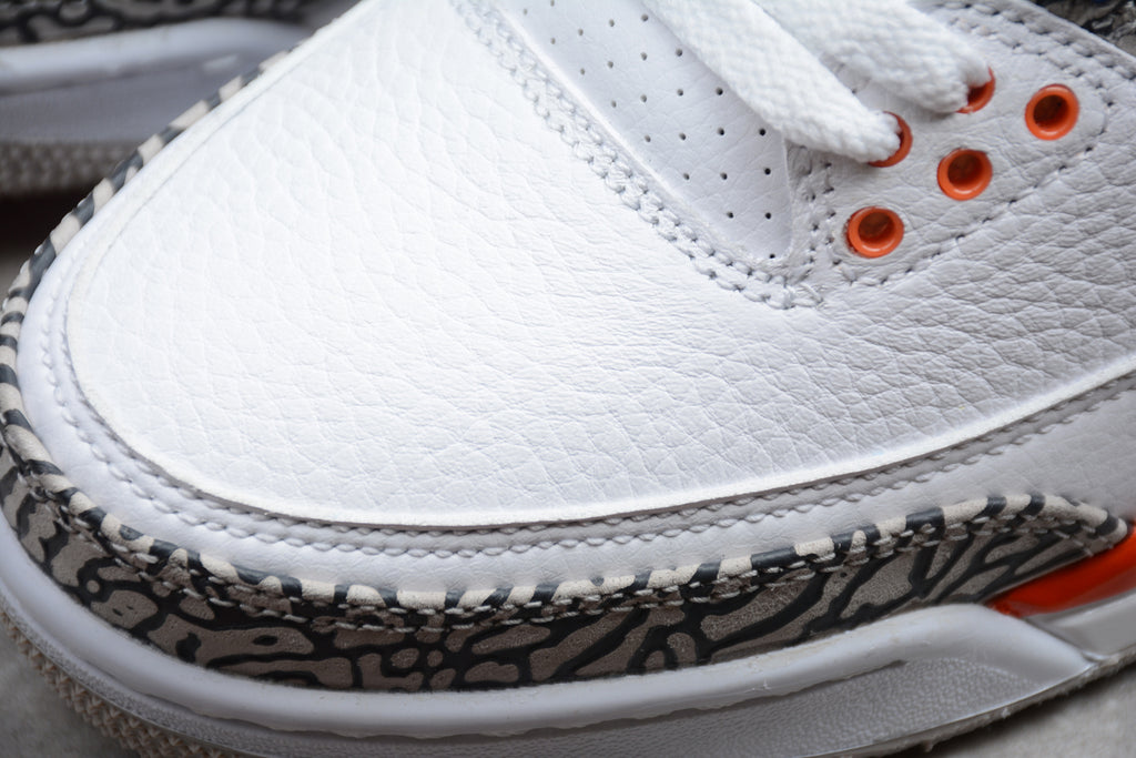Air Jordan 3 – Blanco / Naranja