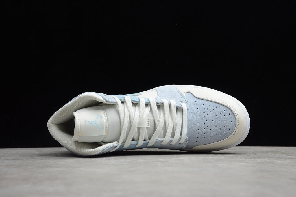 Air Jordan 1 Mid – Azul Claro