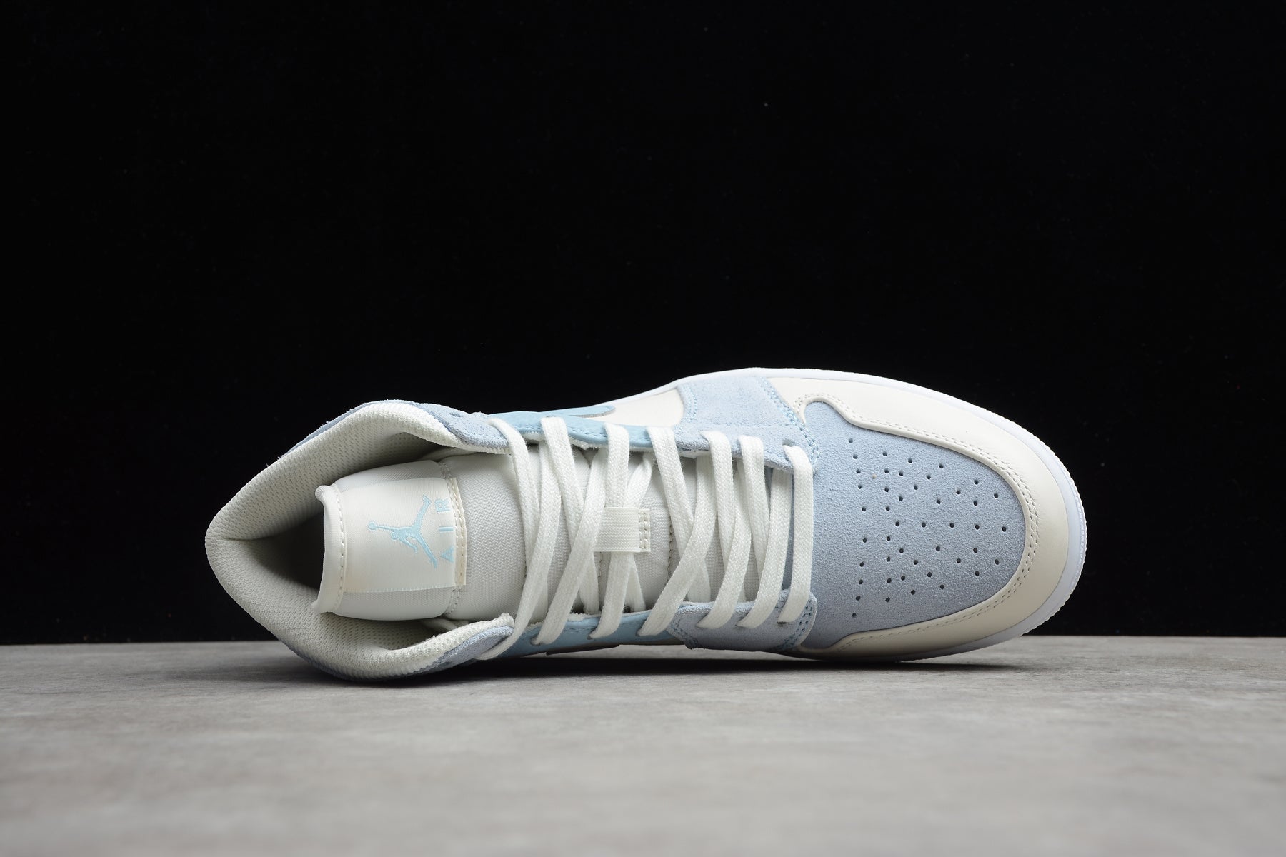 Air Jordan 1 Mid – Azul Claro