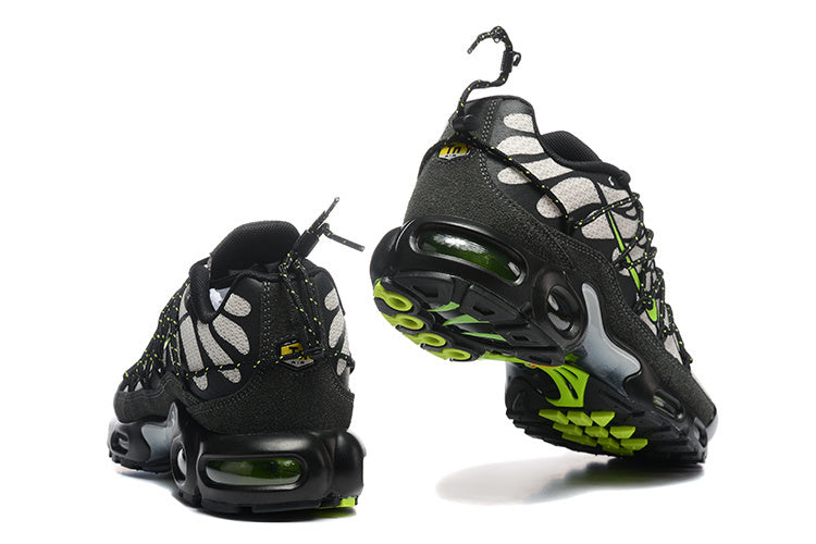 Air Max Plus Utility –  Blanco / Negro