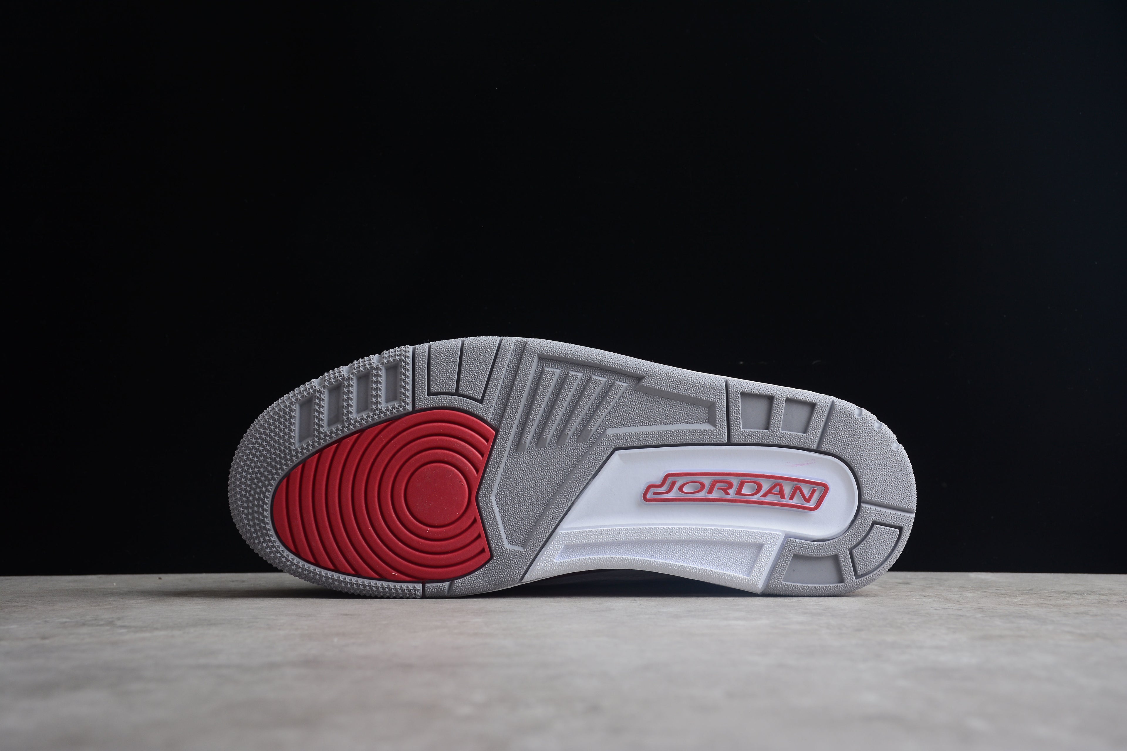 Air Jordan 3 – Blanco / Rojo
