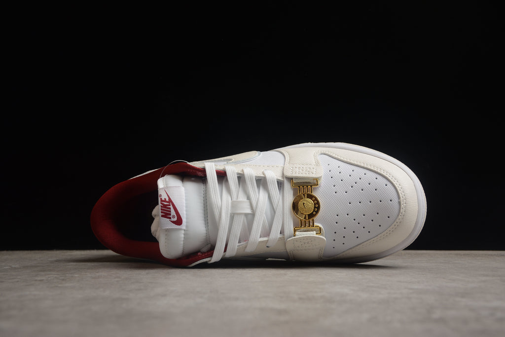 Dunk SB – Beigie / Blanco / Rojo