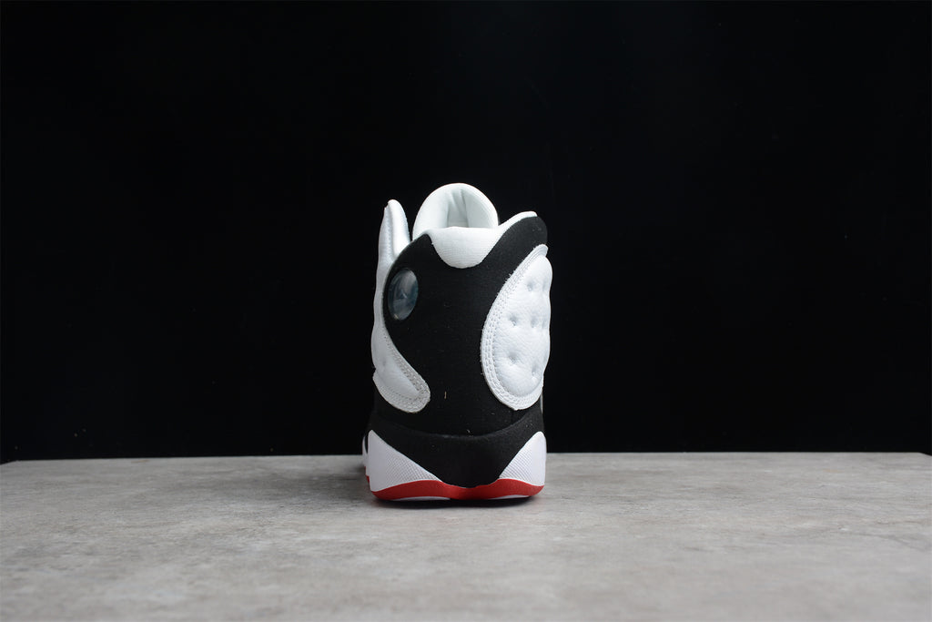 Air Jordan 13 – Blanco / Negro / Rojo